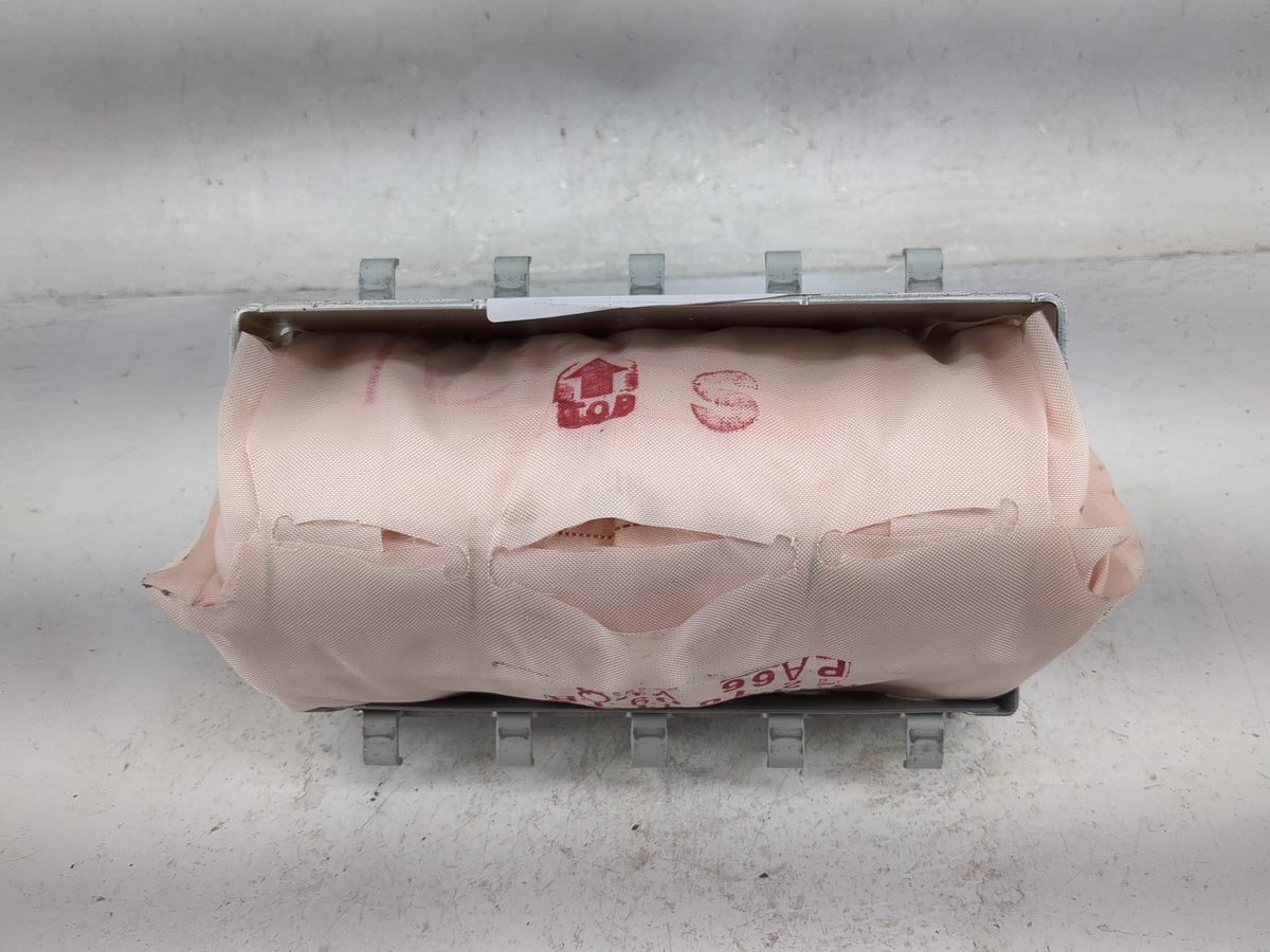 2015 Subaru Legacy Air Bag Passenger Right Knee OEM P/N:DAM-P11-1213 Z434657, EZ5-S0809, WY50L046573 Fits OEM Used Auto Part