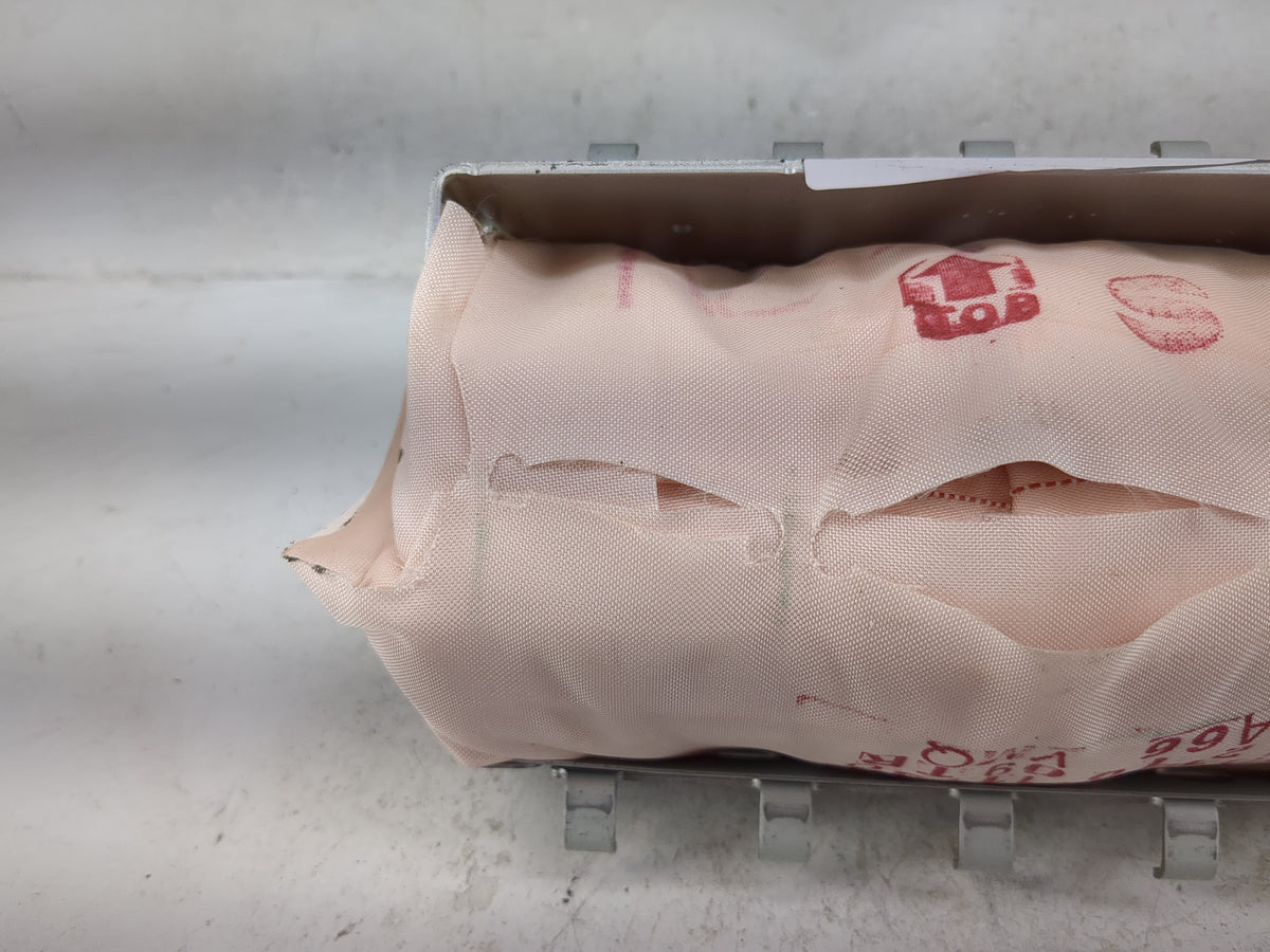 2015 Subaru Legacy Air Bag Passenger Right Knee OEM P/N:DAM-P11-1213 Z434657, EZ5-S0809, WY50L046573 Fits OEM Used Auto Part