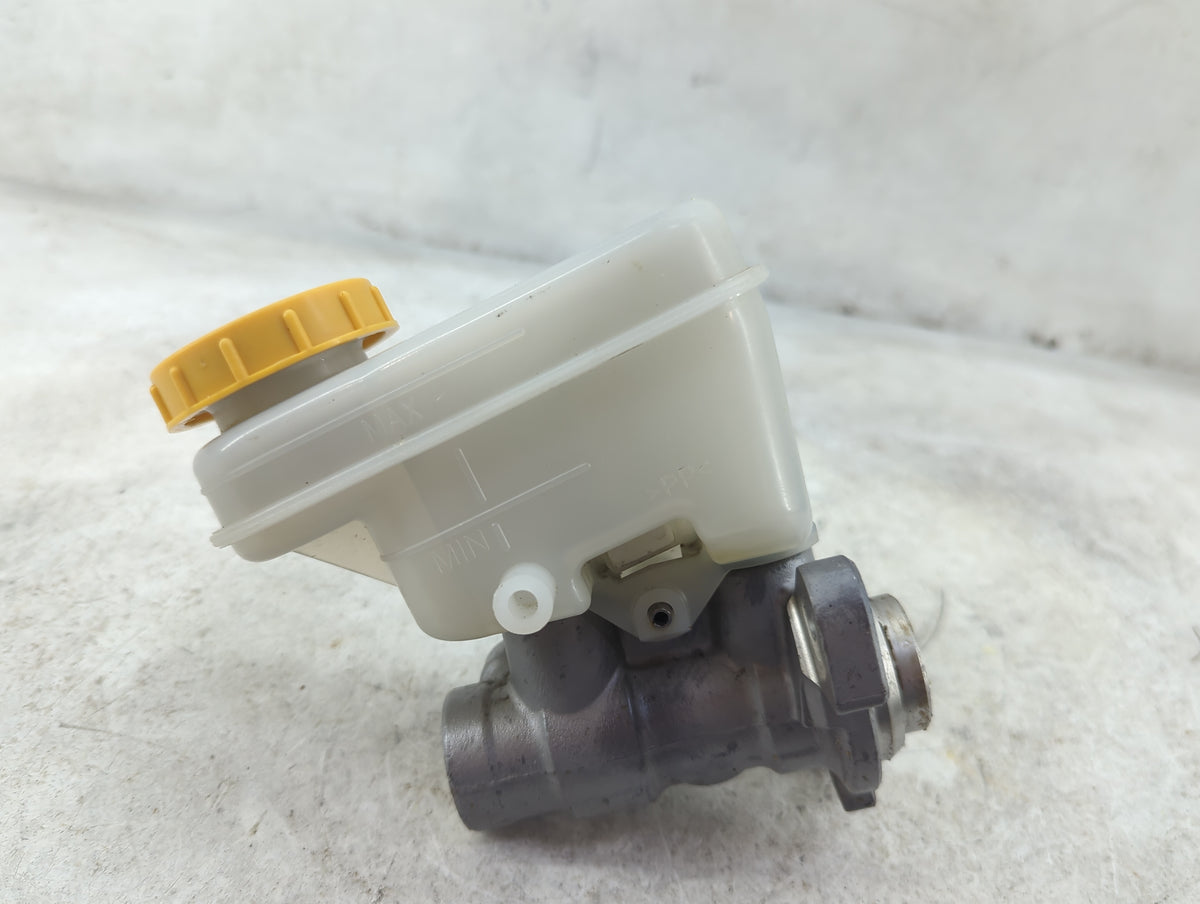 2015-2017 Subaru Legacy Brake Master Cylinder 1515744 - Oemusedautoparts1.com