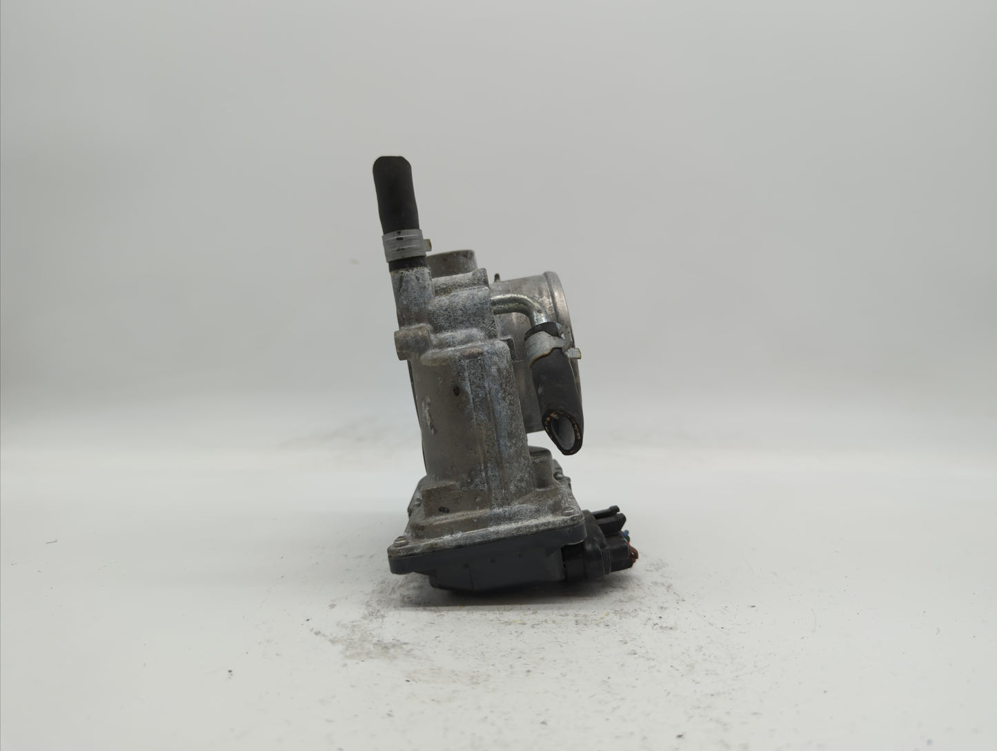 2013-2019 Subaru Legacy Throttle Body P/N:16112AA38A Fits Fits 2013 2014 2015 2016 2017 2018 2019 OEM Used Auto Parts - Oemu