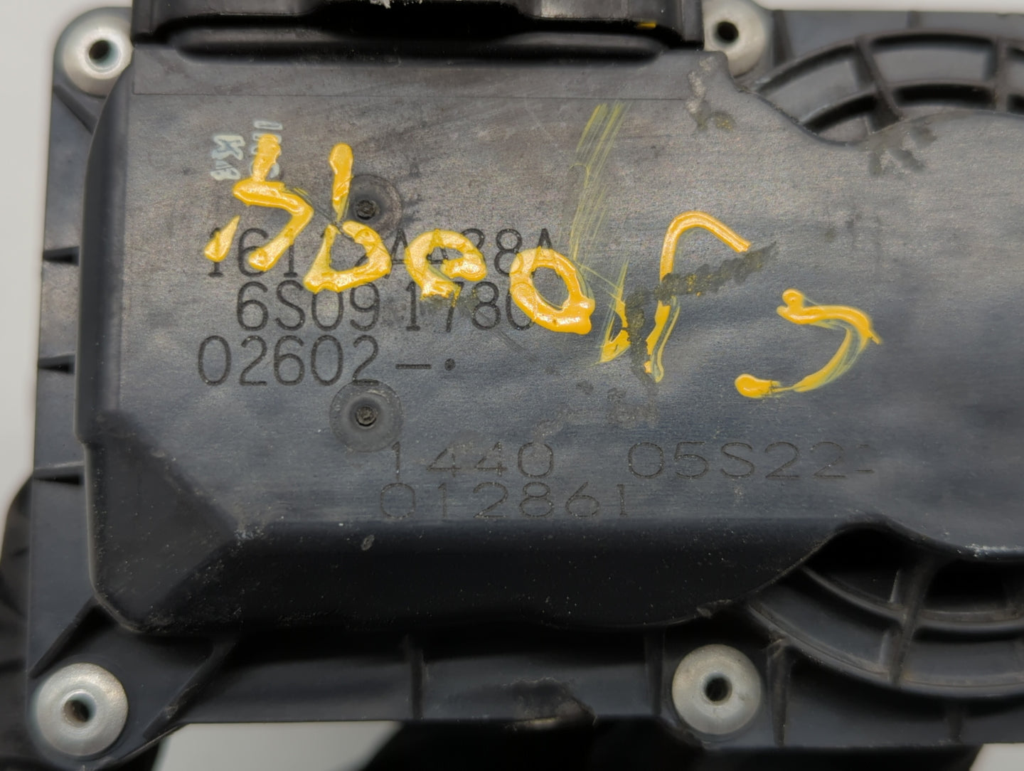 2013-2019 Subaru Legacy Throttle Body P/N:16112AA38A Fits Fits 2013 2014 2015 2016 2017 2018 2019 OEM Used Auto Parts - Oemu