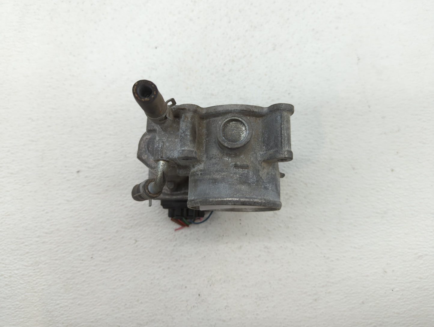 2013-2019 Subaru Legacy Throttle Body P/N:16112AA38A Fits Fits 2013 2014 2015 2016 2017 2018 2019 OEM Used Auto Parts - Oemu