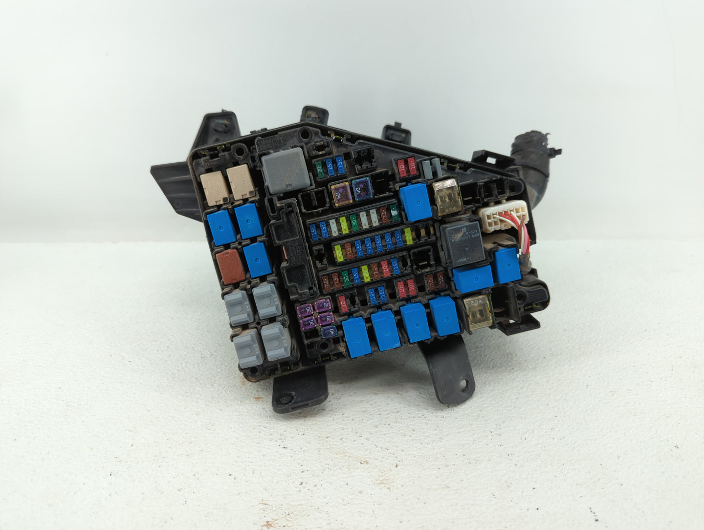 2015-2017 Subaru Legacy Fusebox Fuse Box Panel Relay Module Fits Fits 2015 2017 OEM Used Auto Parts - Oemusedautoparts1.com