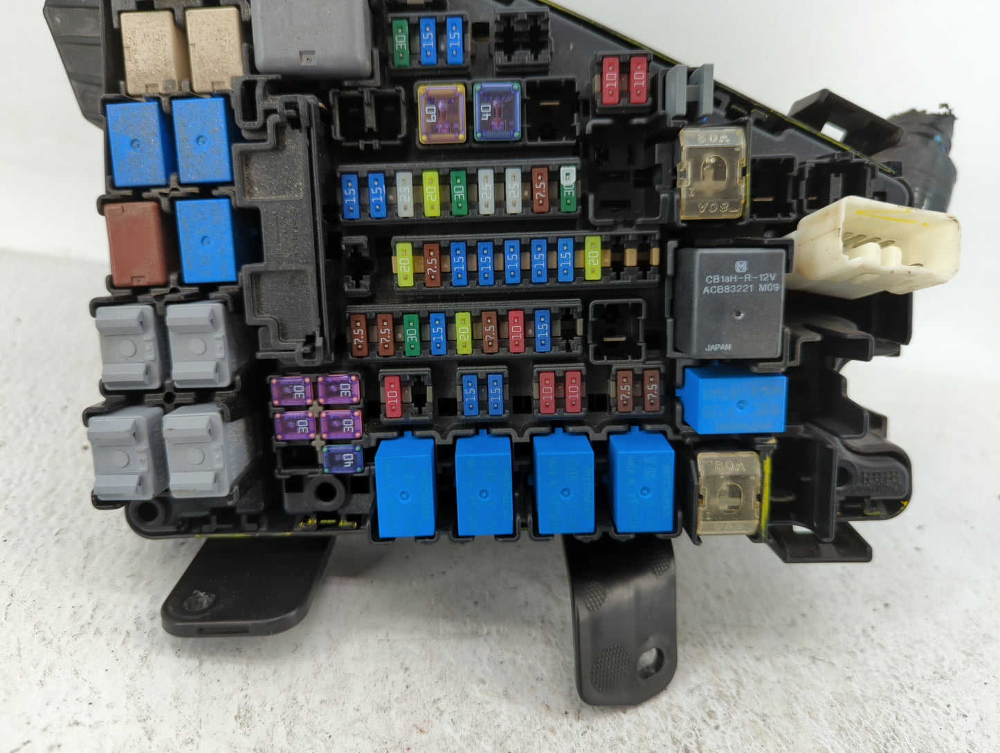 2015 Subaru Legacy Fusebox Fuse Box Panel Relay Module P/N:MB503701B PR103830B, MB901300B Fits OEM Used Auto Parts - Oemused