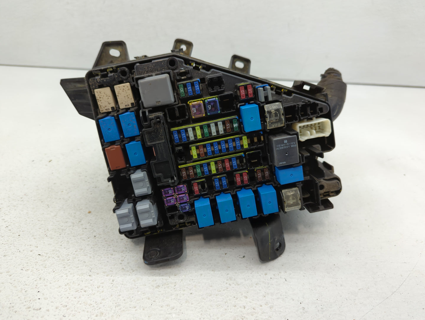 2015 Subaru Legacy Fusebox Fuse Box Panel Relay Module P/N:MB503701B PR103830B, MB901300B Fits OEM Used Auto Parts - Oemused