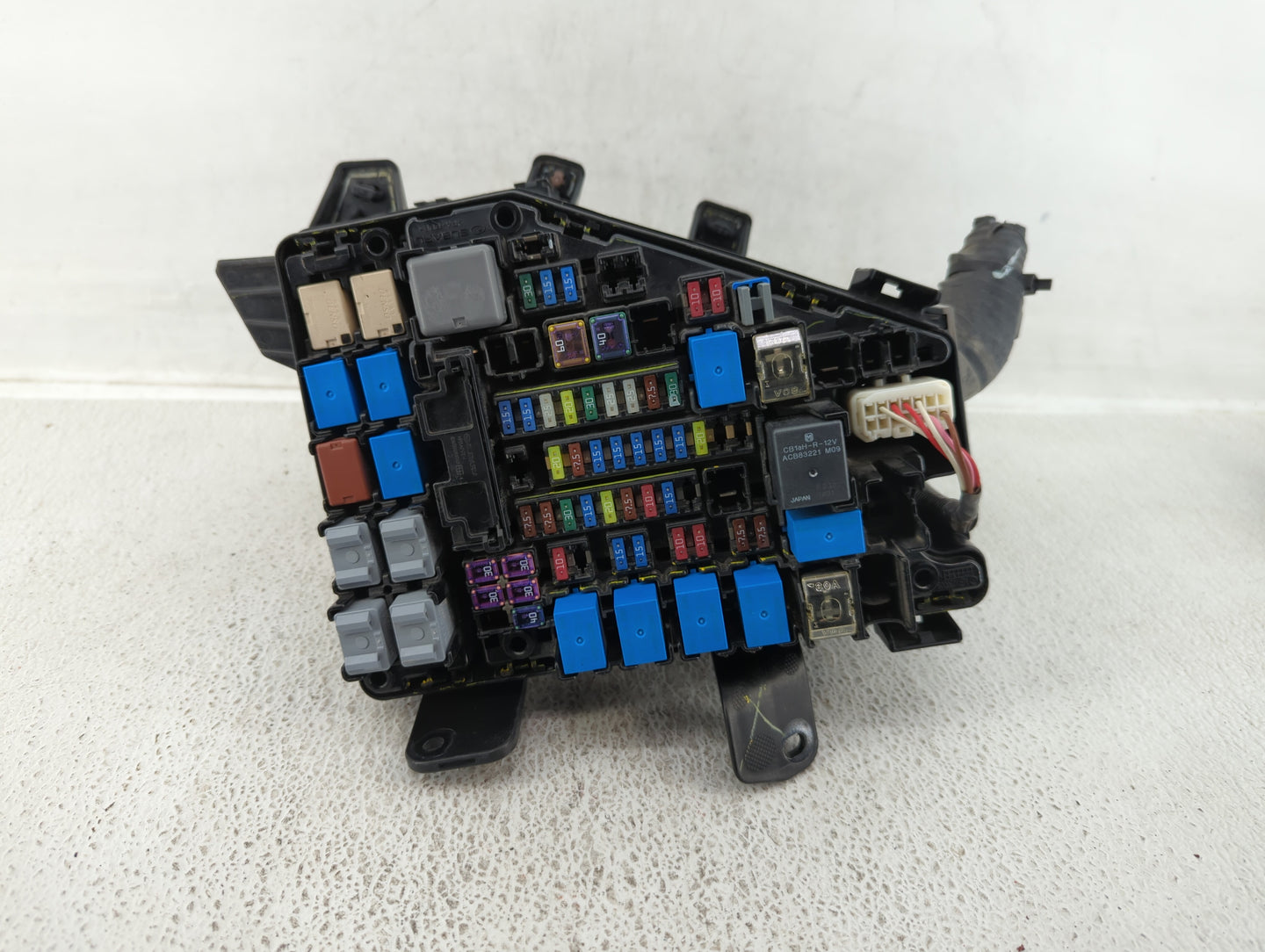 2015 Subaru Legacy Fusebox Fuse Box Panel Relay Module P/N:MB503700B Fits OEM Used Auto Parts - Oemusedautoparts1.com