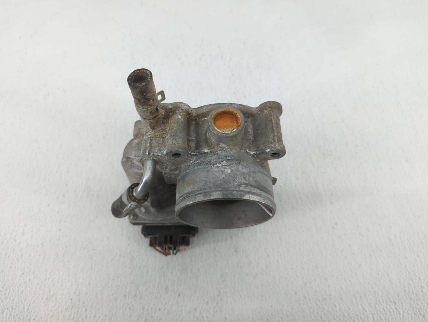 2013-2019 Subaru Legacy Throttle Body P/N:16112AA38A Fits Fits 2013 2014 2015 2016 2017 2018 2019 OEM Used Auto Parts - Oemu