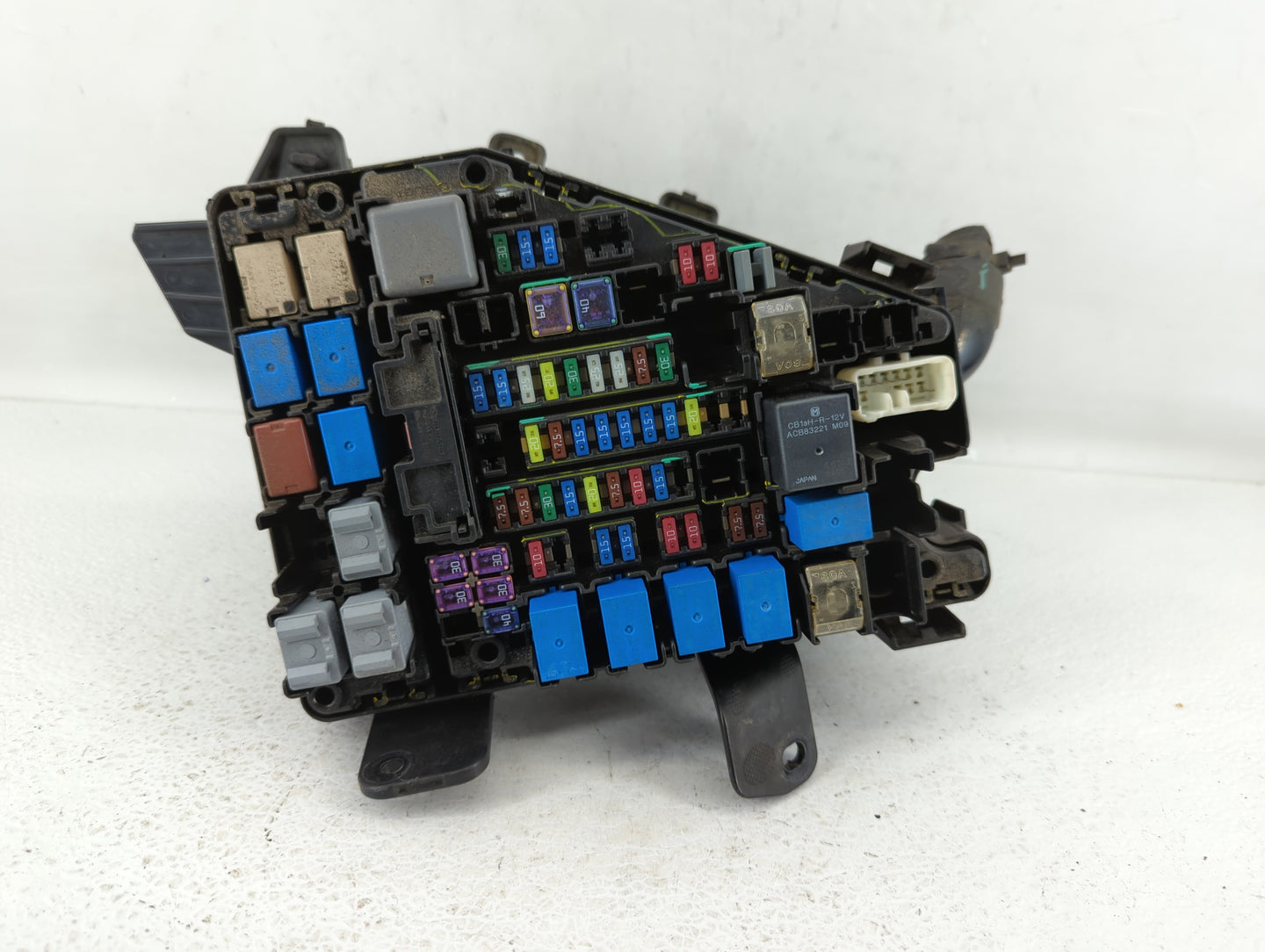 2015-2017 Subaru Legacy Fusebox Fuse Box Panel Relay Module P/N:MB503701B Fits Fits 2015 2016 2017 OEM Used Auto Parts - Oem
