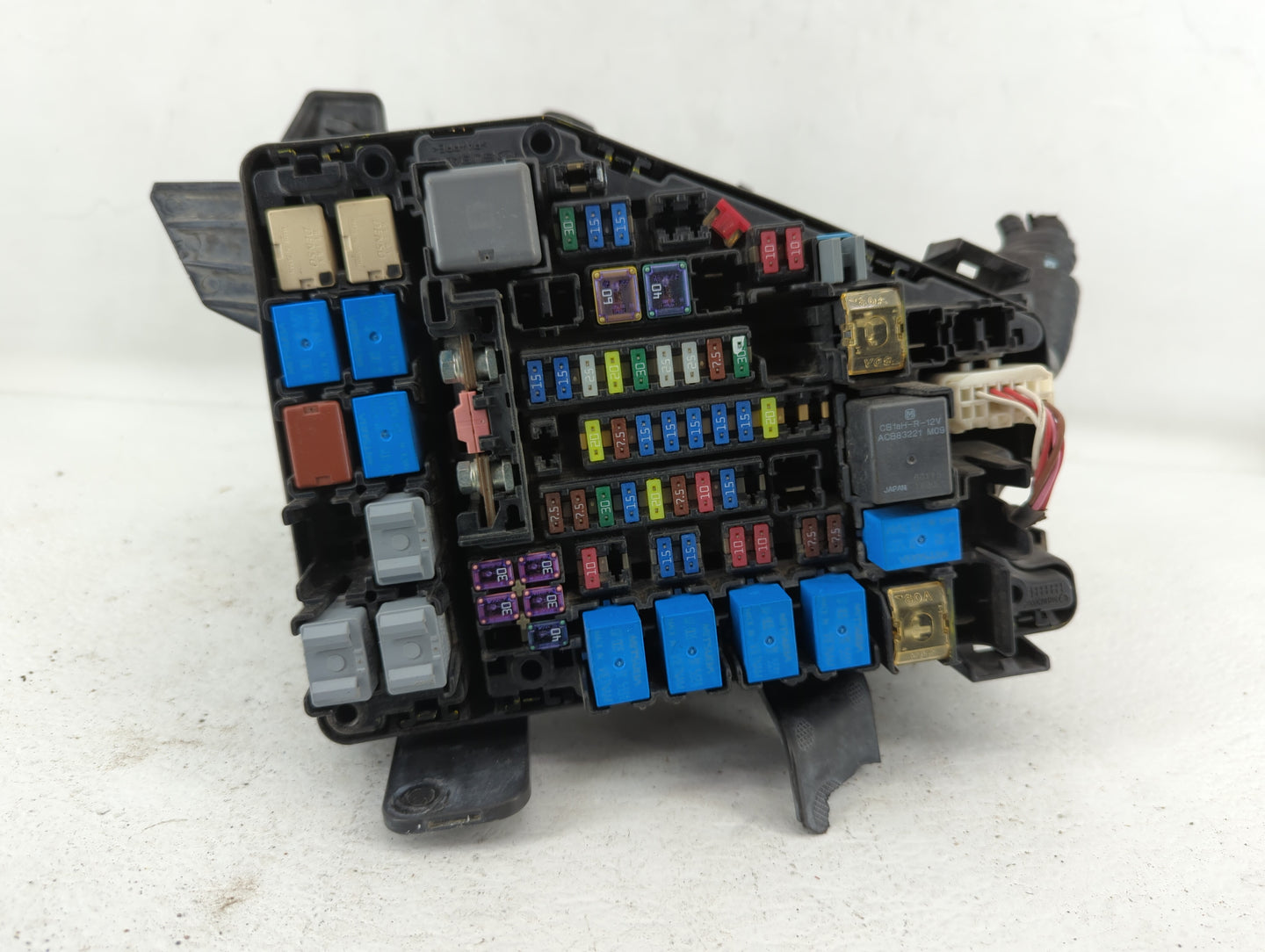 2015-2017 Subaru Legacy Fusebox Fuse Box Panel Relay Module P/N:MB503701B Fits Fits 2015 2016 2017 OEM Used Auto Parts - Oem