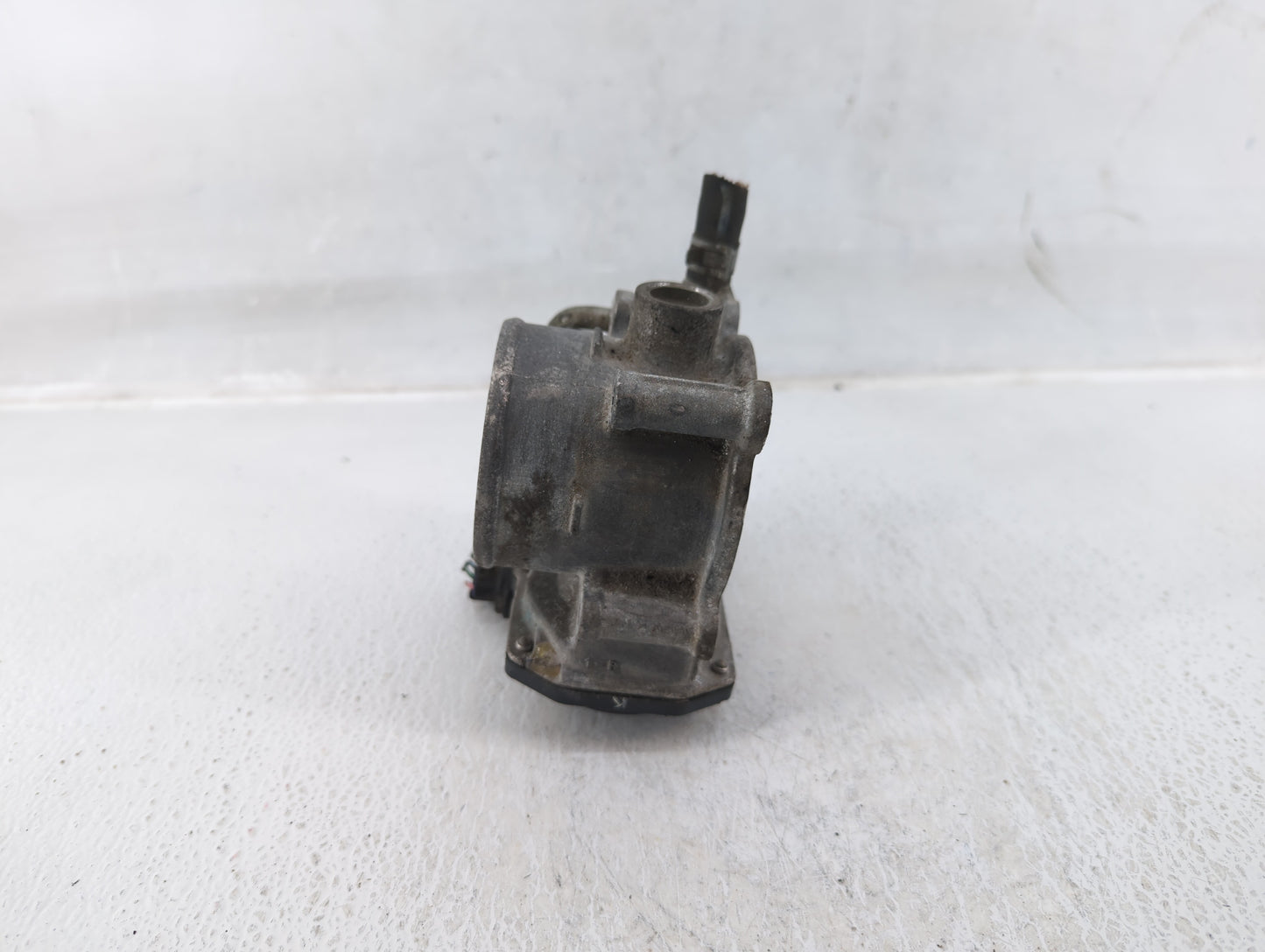 2013-2019 Subaru Legacy Throttle Body P/N:16112AA38A Fits Fits 2013 2014 2015 2016 2017 2018 2019 OEM Used Auto Parts - Oemu