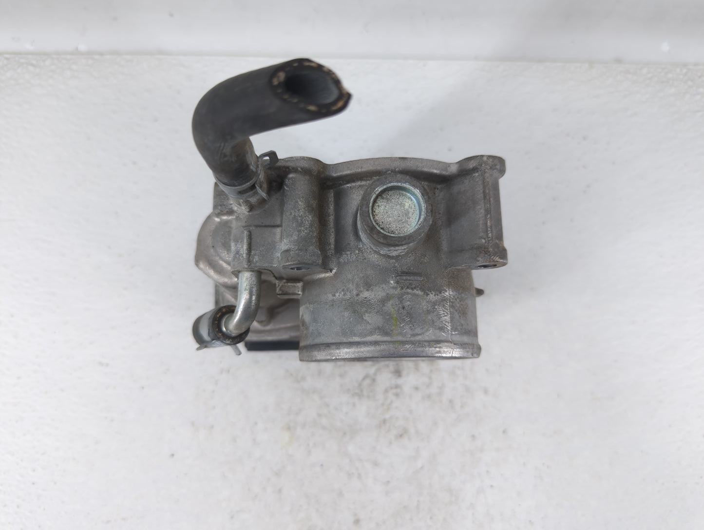 2013-2019 Subaru Legacy Throttle Body P/N:16112AA38A Fits Fits 2013 2014 2015 2016 2017 2018 2019 OEM Used Auto Parts - Oemu