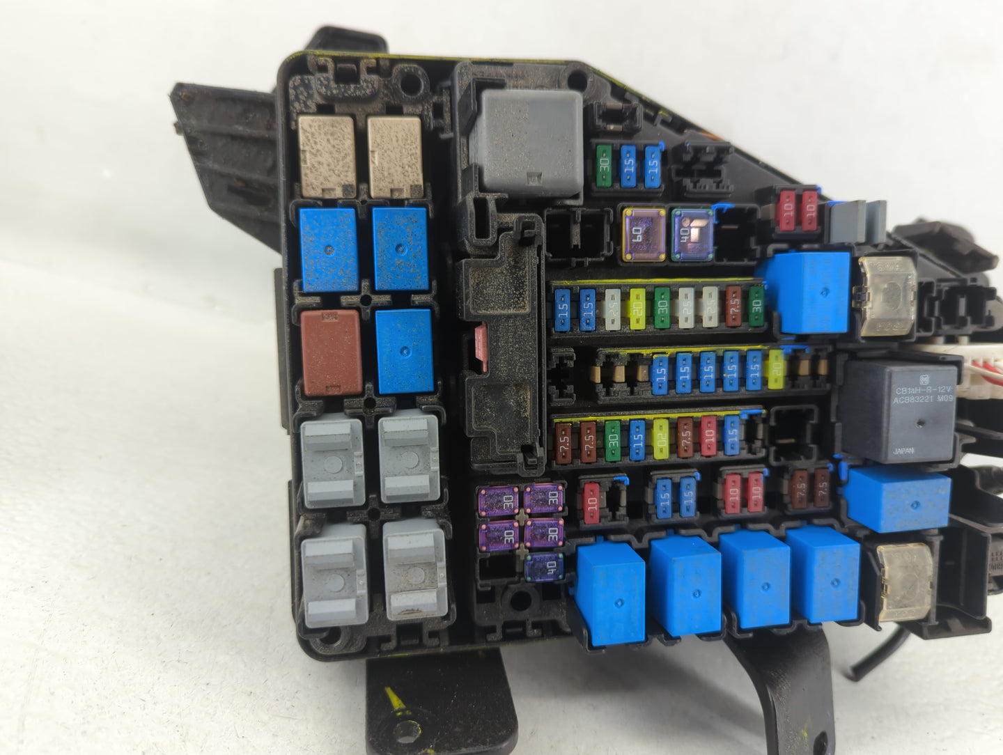 2015-2017 Subaru Legacy Fusebox Fuse Box Panel Relay Module P/N:MB503701B Fits Fits 2015 2016 2017 OEM Used Auto Parts - Oem