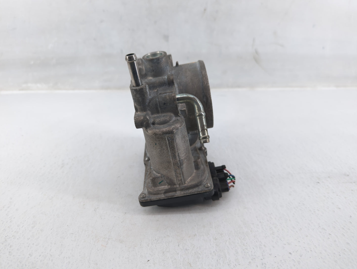 2013-2019 Subaru Legacy Throttle Body P/N:16112AA38A Fits Fits 2013 2014 2015 2016 2017 2018 2019 OEM Used Auto Parts - Oemu