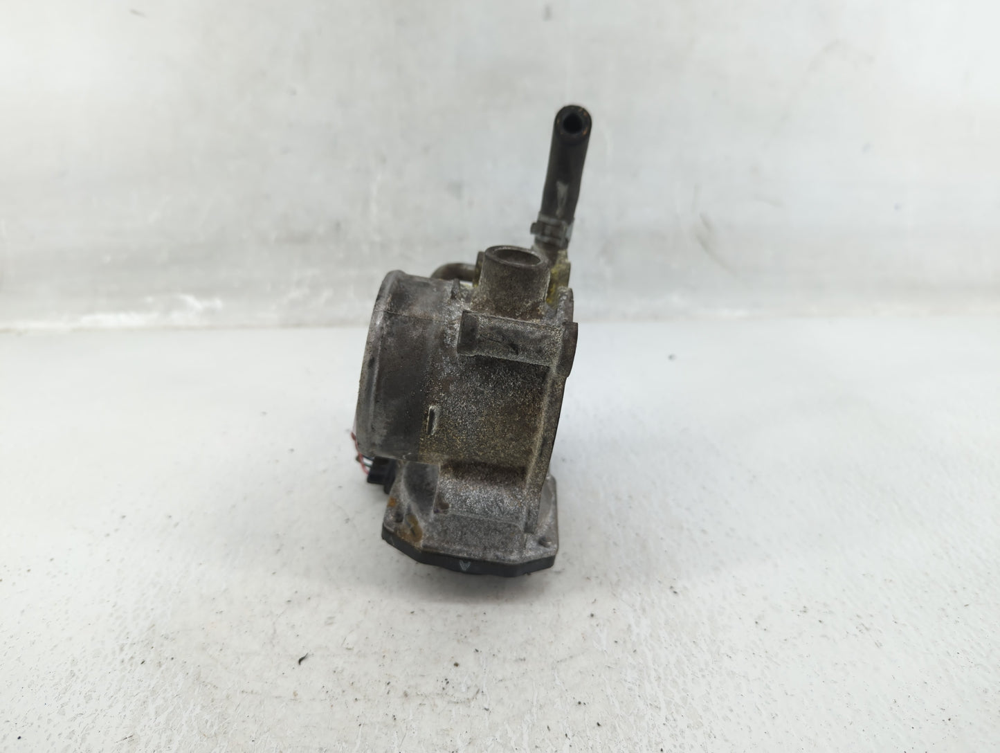 2013-2019 Subaru Legacy Throttle Body P/N:16112AA38A Fits Fits 2013 2014 2015 2016 2017 2018 2019 OEM Used Auto Parts - Oemu