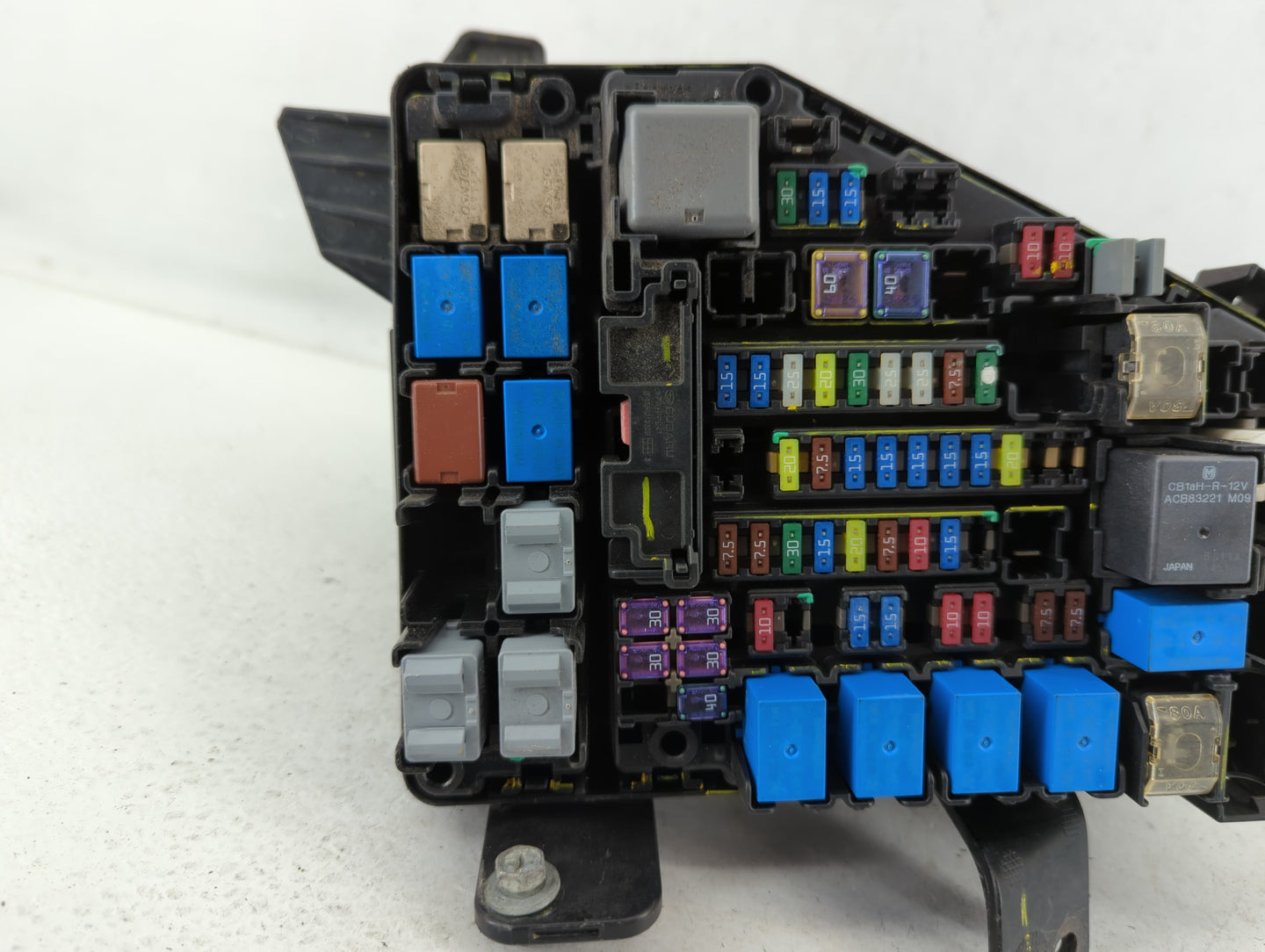 2015 Subaru Legacy Fusebox Fuse Box Panel Relay Module P/N:MB503701B Fits OEM Used Auto Parts - Oemusedautoparts1.com