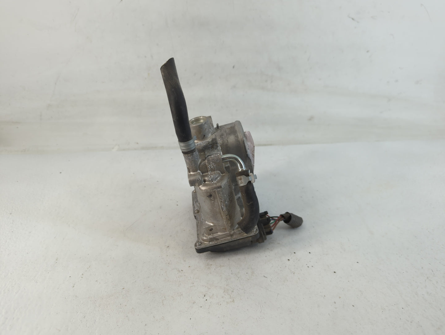 2013-2019 Subaru Legacy Throttle Body P/N:2S03 1780 16112AA38A Fits Fits 2013 2014 2015 2016 2017 2018 2019 OEM Used Auto Pa