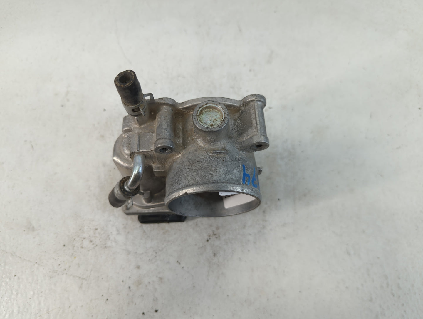 2013-2019 Subaru Legacy Throttle Body P/N:16112AA38 Fits Fits 2013 2014 2015 2016 2017 2018 2019 OEM Used Auto Parts - Oemus