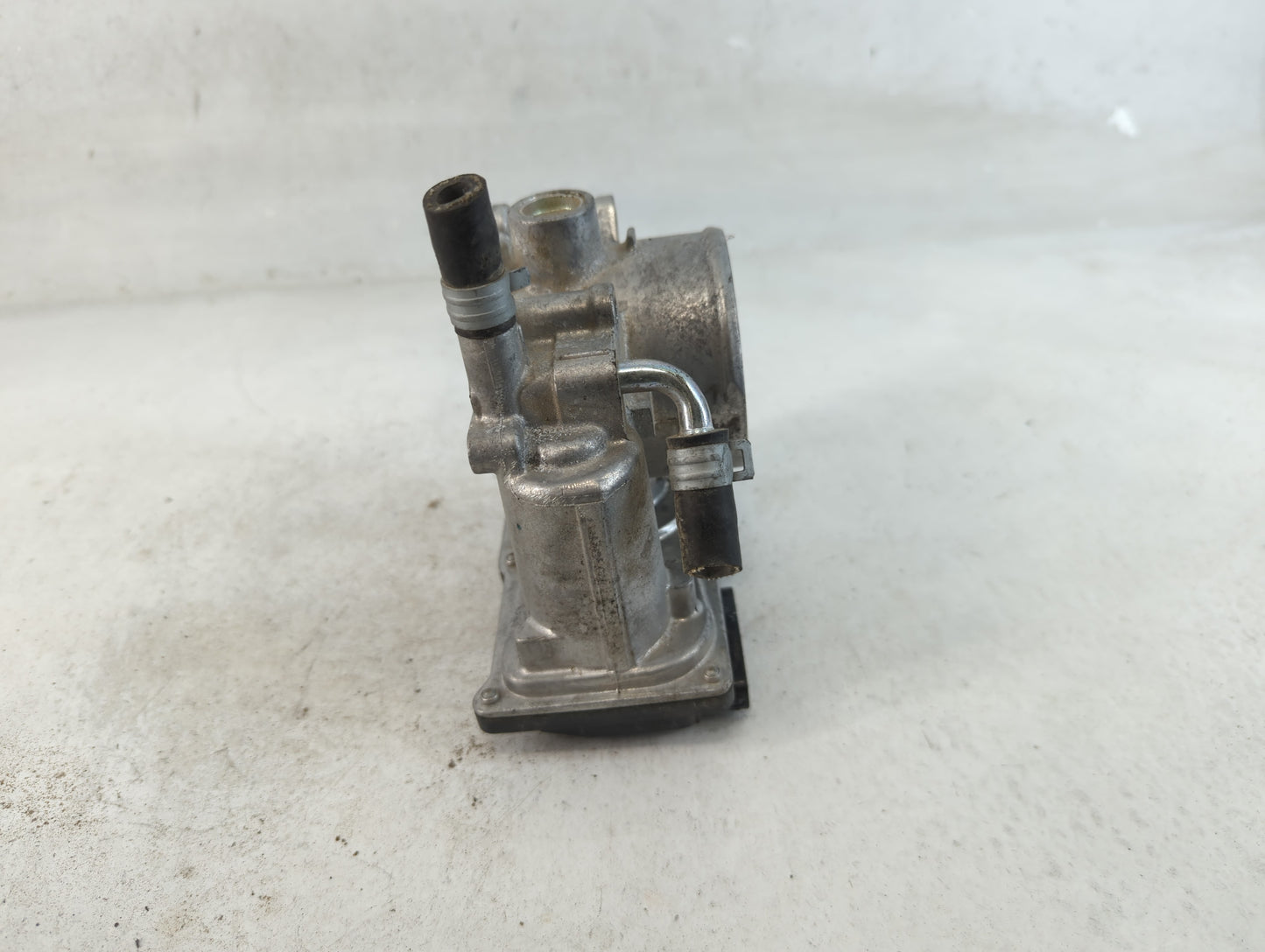 2013-2019 Subaru Legacy Throttle Body P/N:16112AA38 Fits Fits 2013 2014 2015 2016 2017 2018 2019 OEM Used Auto Parts - Oemus