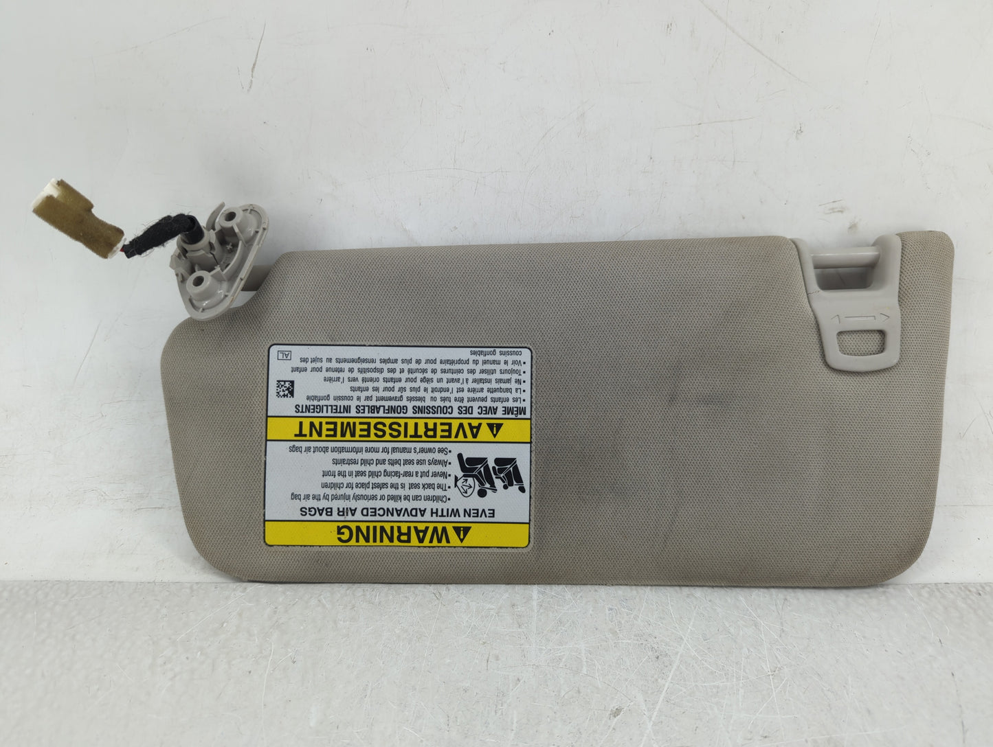 2015 Subaru Outback Sun Visor Shade Replacement Passenger Right Mirror Fits OEM Used Auto Parts - Oemusedautoparts1.com