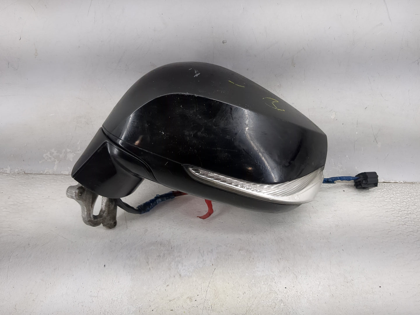 2015 Subaru Outback Driver Side View Mirror - Left Door Mirror OEM Used - Oemusedautoparts1.com