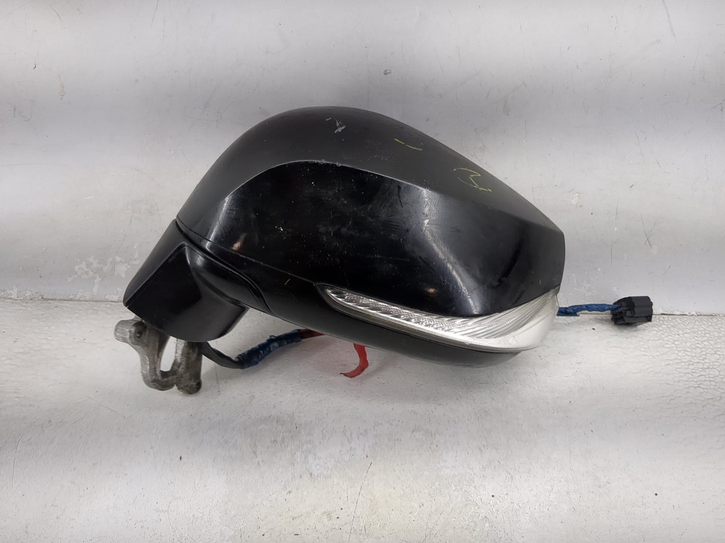 2015 Subaru Outback Driver Side View Mirror - Left Door Mirror OEM Used - Oemusedautoparts1.com