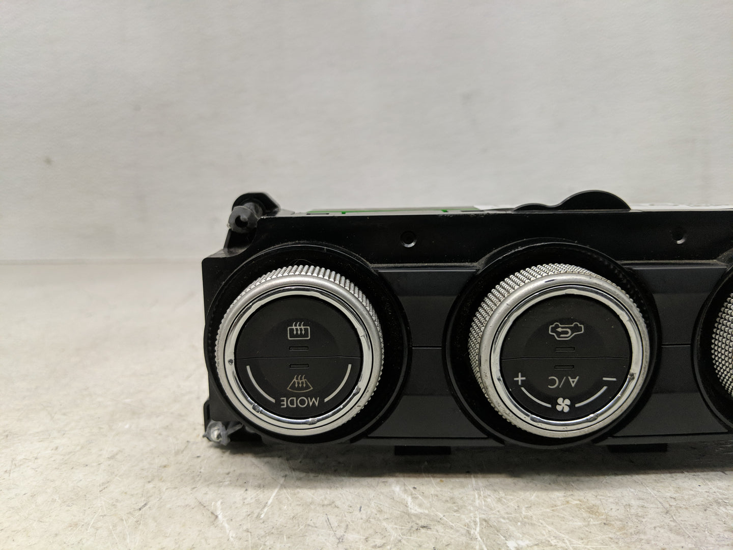 2015 Subaru Wrx Climate Control Module Temperature AC/Heater Replacement P/N:T955457 B 72311VA040 Fits OEM Used Auto Parts -