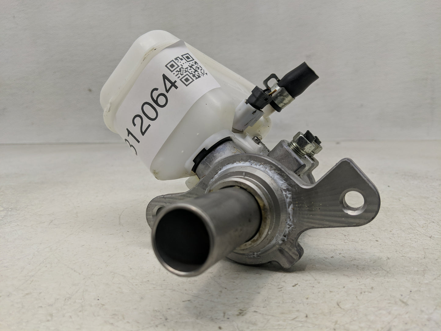 2015-2021 Subaru Wrx Brake Master Cylinder 1312064 - Oemusedautoparts1.com