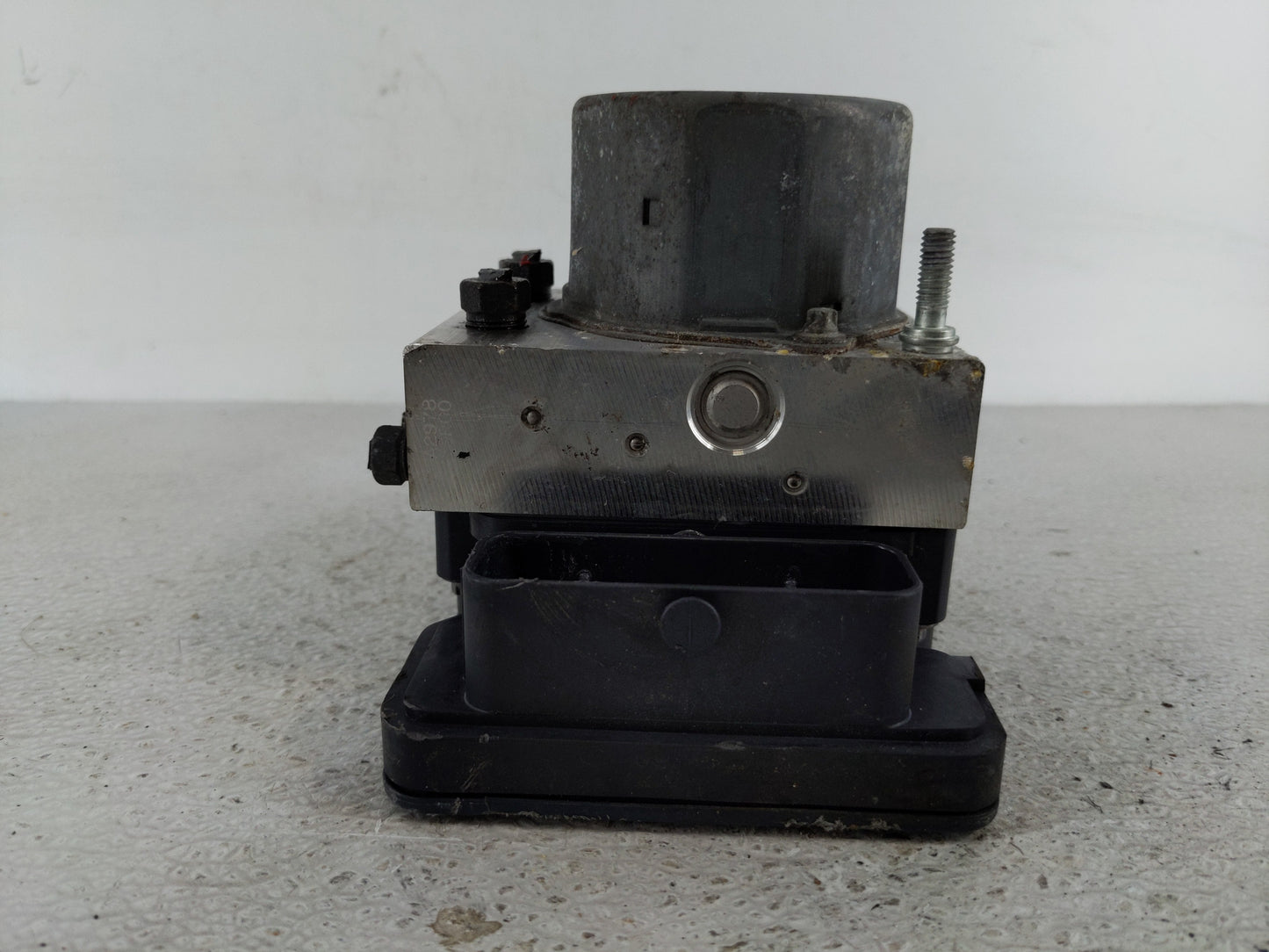 2015 Subaru Xv ABS Pump Control Module Replacement P/N:27536FJ220 Fits Fits 2016 OEM Used Auto Parts - Oemusedautoparts1.com
