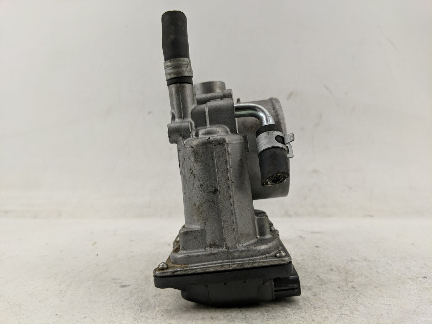 2013-2015 Subaru Xv Throttle Body P/N:16112AA380 Fits Fits 2011 2012 2013 2014 2015 2016 2017 2018 OEM Used Auto Parts - Oem