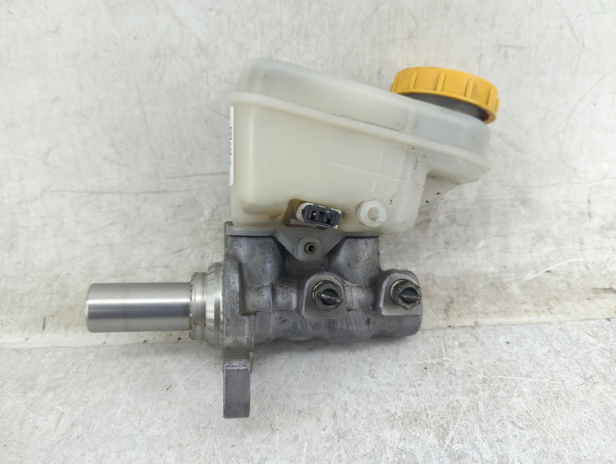 Subaru Xv Brake Master Cylinder 1451312 - Oemusedautoparts1.com