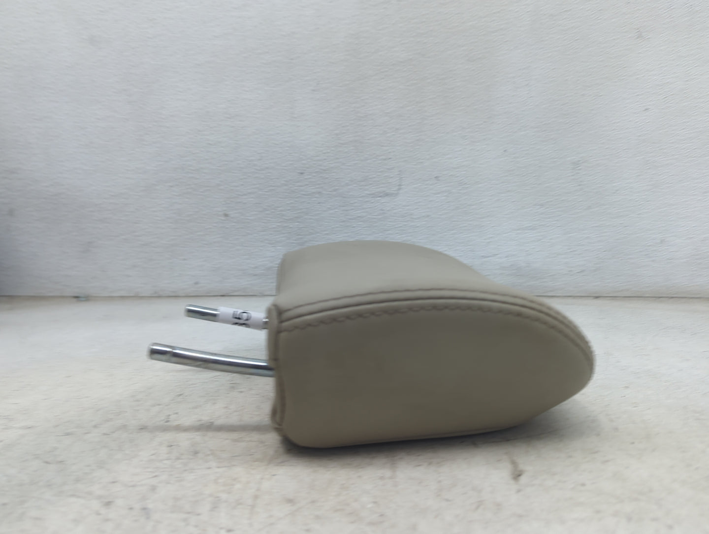 2015 Subaru Xv Headrest Head Rest Rear Seat Fits OEM Used Auto Parts - Oemusedautoparts1.com