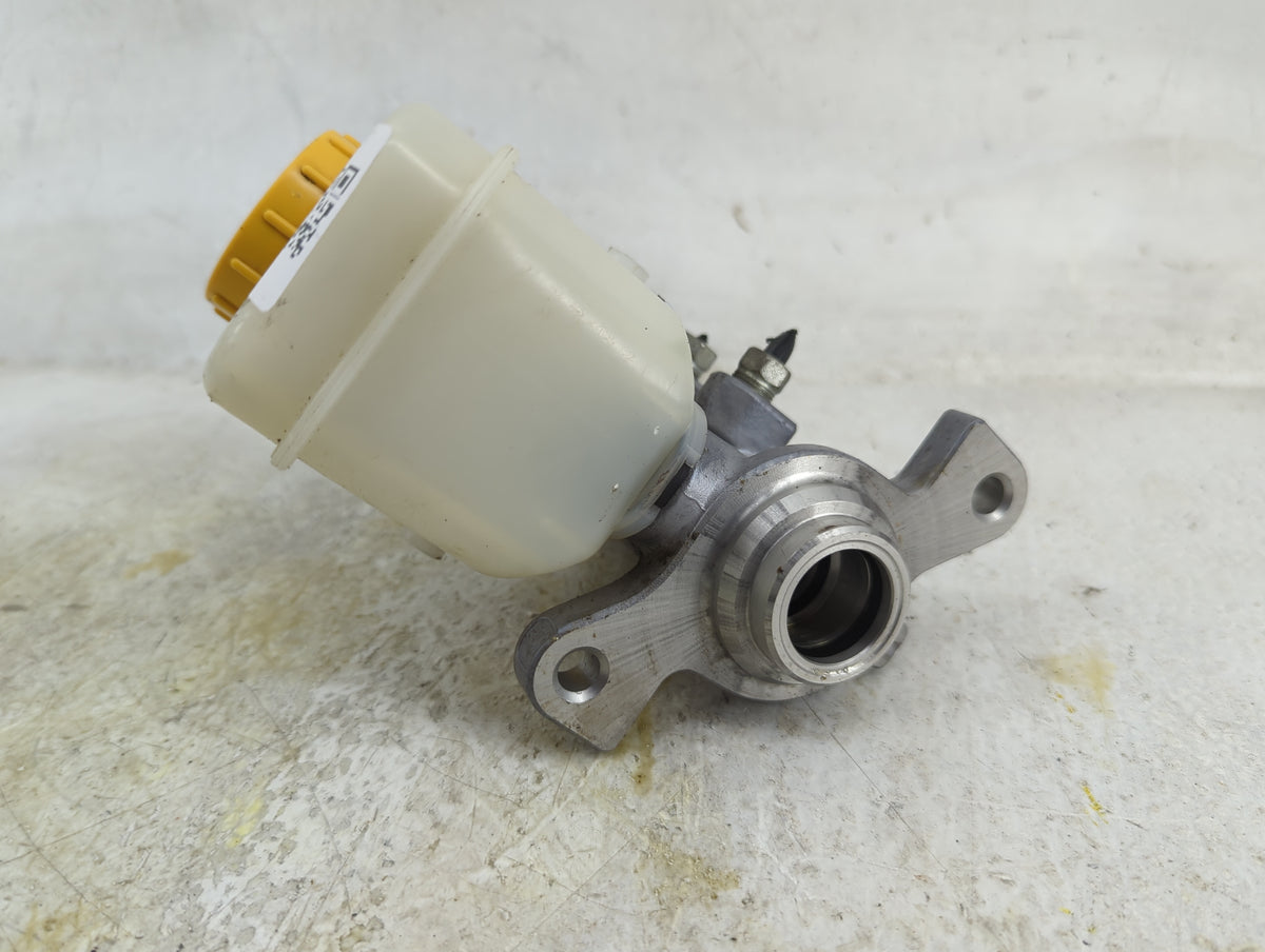 Subaru Xv Brake Master Cylinder 1496916 - Oemusedautoparts1.com