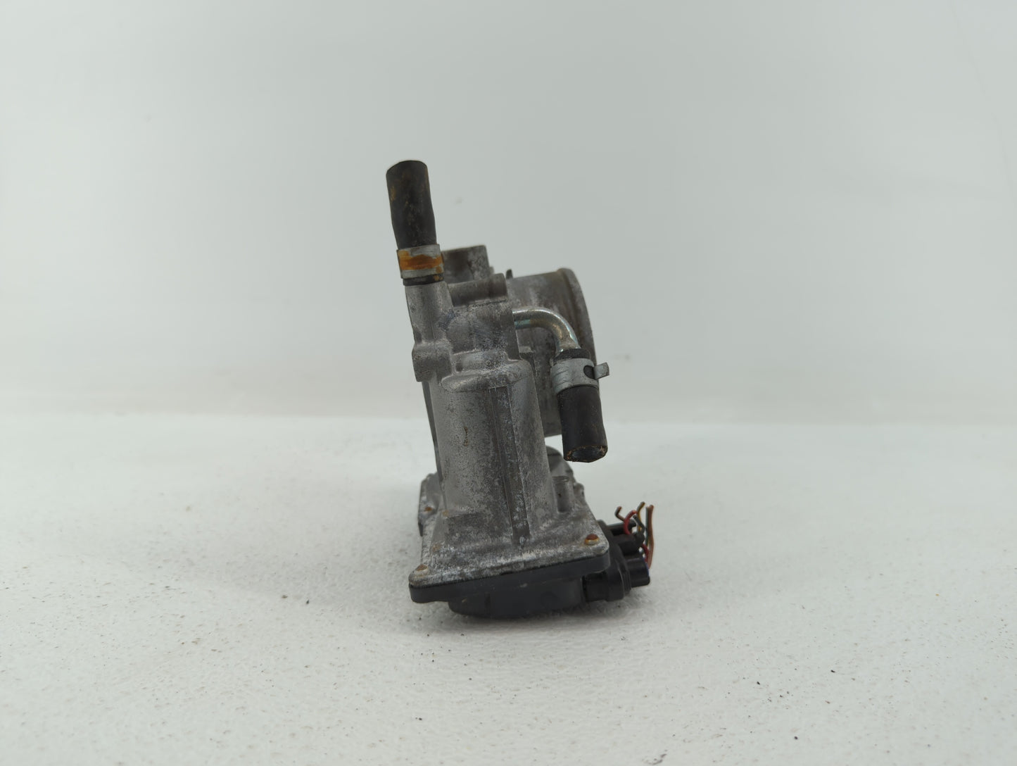2013-2015 Subaru Xv Throttle Body P/N:16112AA380 Fits Fits 2011 2012 2013 2014 2015 2016 2017 OEM Used Auto Parts - Oemuseda