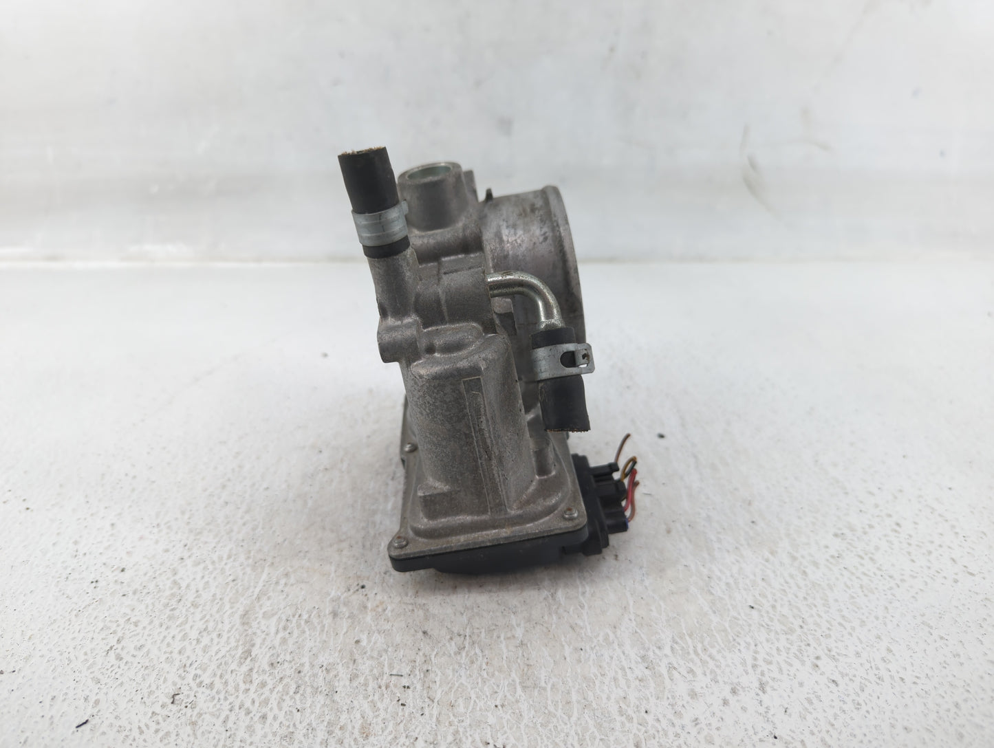 2013-2015 Subaru Xv Throttle Body P/N:16112AA380 Fits Fits 2011 2012 2013 2014 2015 2016 2017 2018 OEM Used Auto Parts - Oem