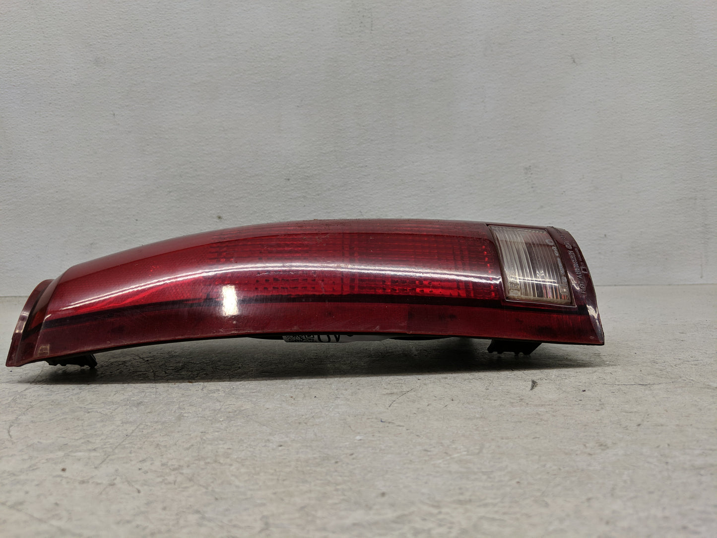 2013-2015 Toyota Avalon Tail Light Assembly Passenger Right OEM P/N:16506322 16506350, 16511566 Fits Fits 2013 2014 2015 OEM