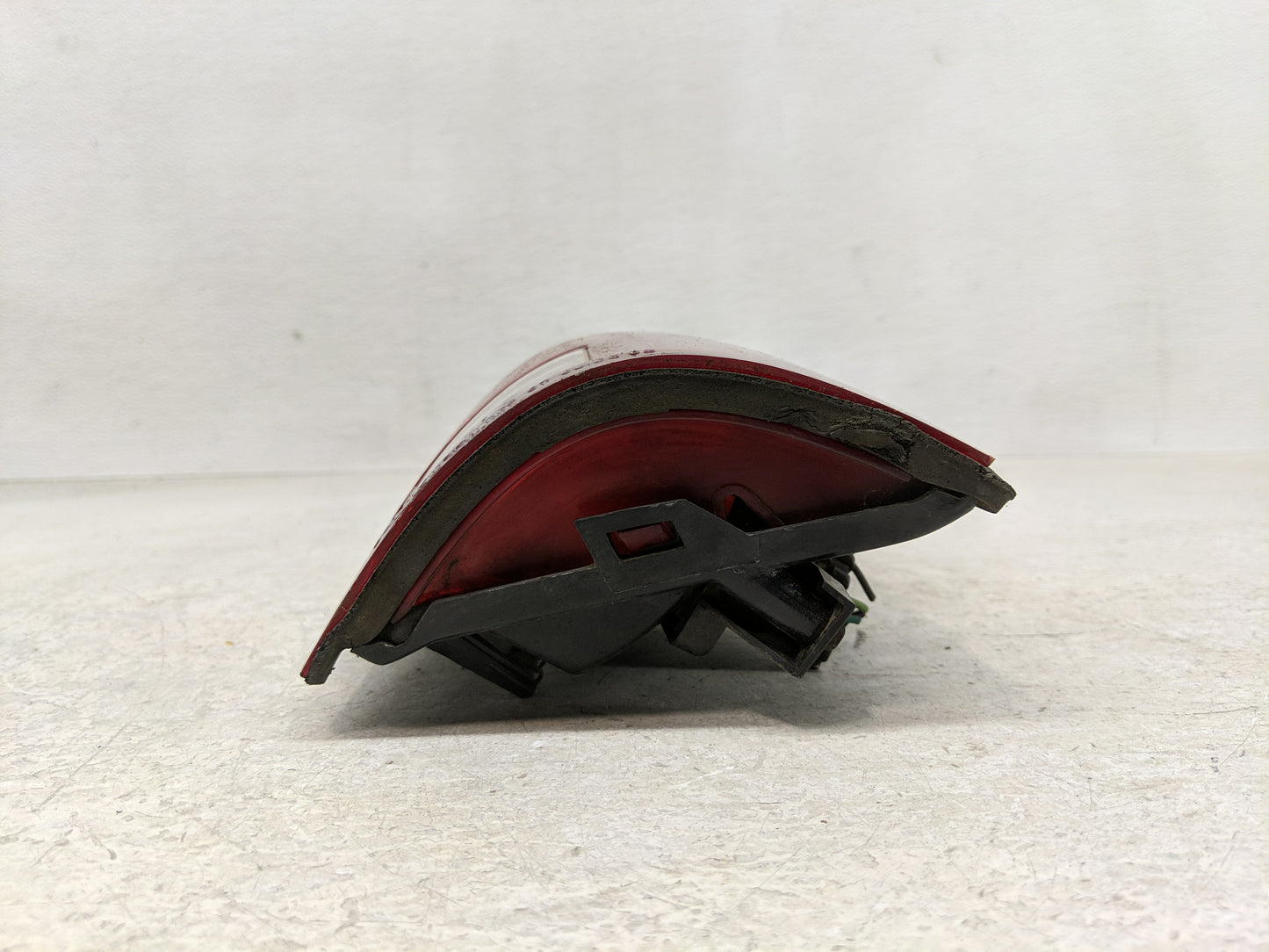 2013-2015 Toyota Avalon Tail Light Assembly Passenger Right OEM P/N:16506322 16506350, 16511566 Fits Fits 2013 2014 2015 OEM