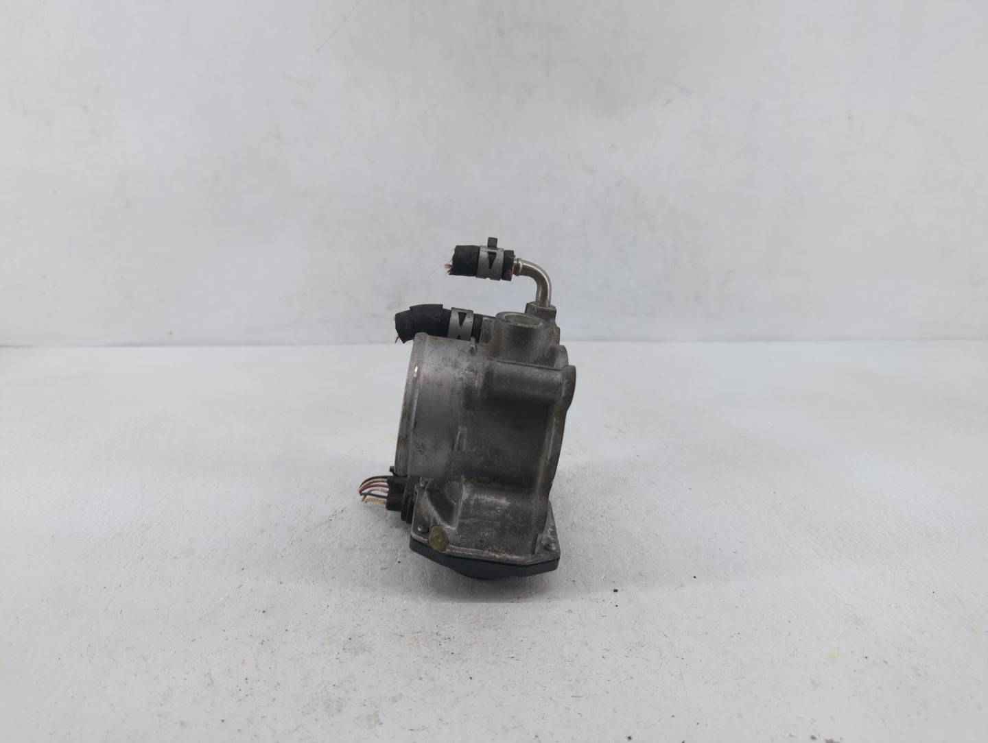2013-2018 Toyota Avalon Throttle Body P/N:22030-0V050 22030-36020 Fits Fits 2012 2013 2014 2015 2016 2017 2018 2019 OEM Used