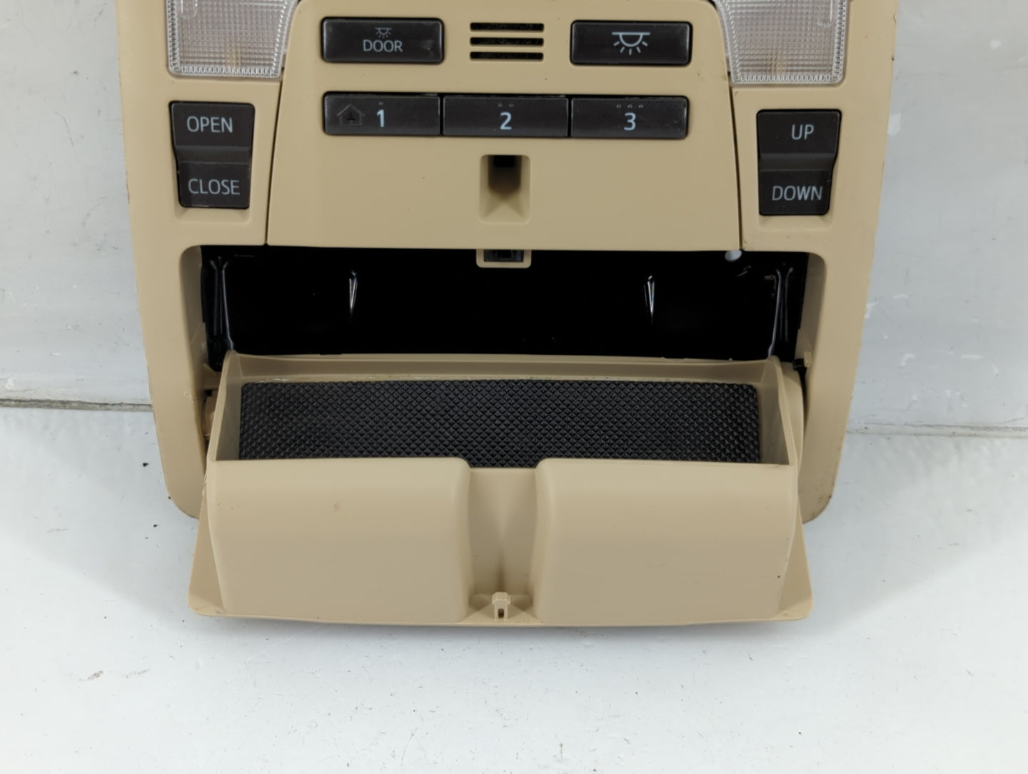 2015 Toyota Camry Overhead Roof Console - Oemusedautoparts1.com