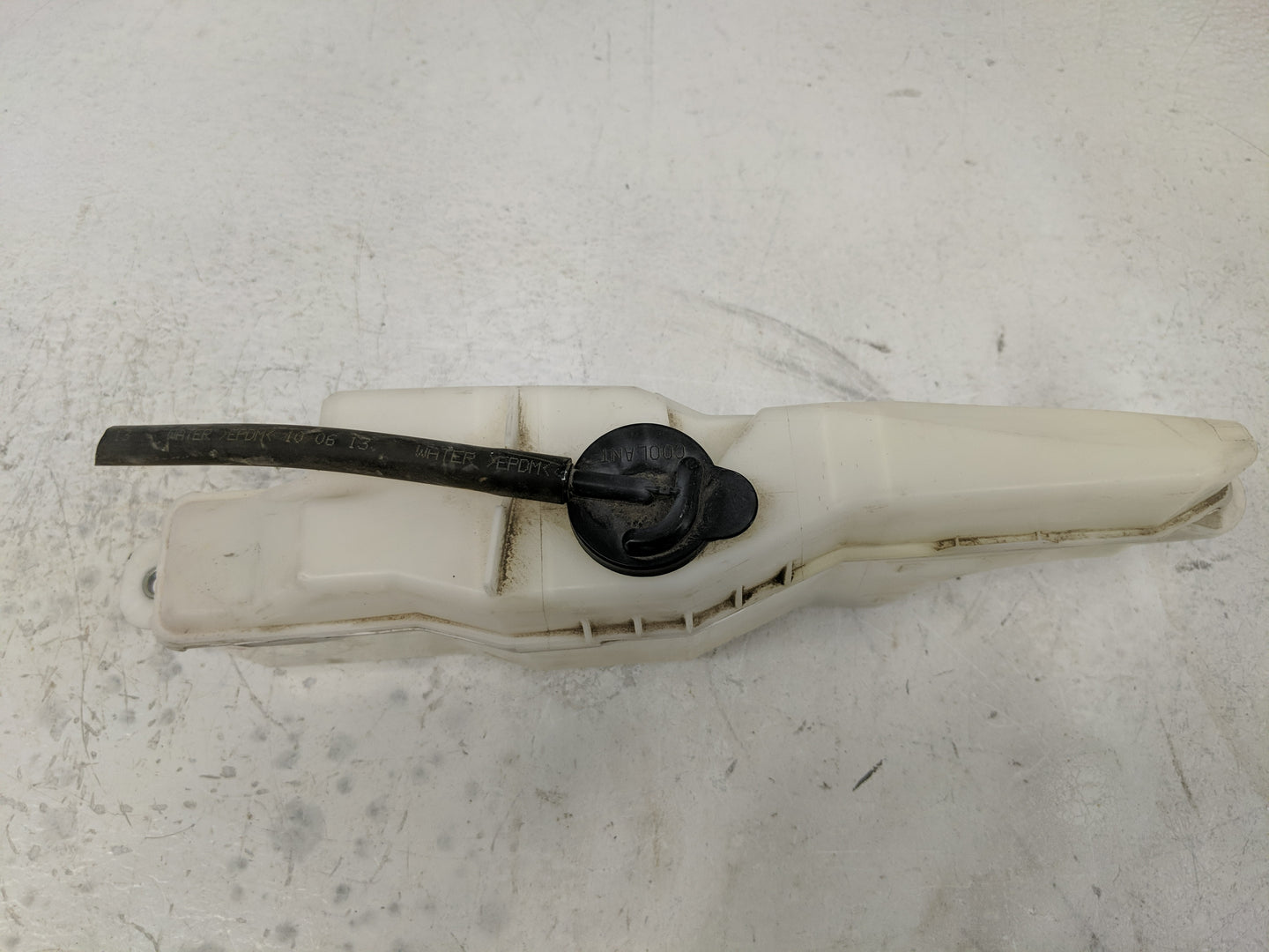 2012-2017 Toyota Camry Radiator Coolant Overflow Expansion Tank Bottle - Oemusedautoparts1.com