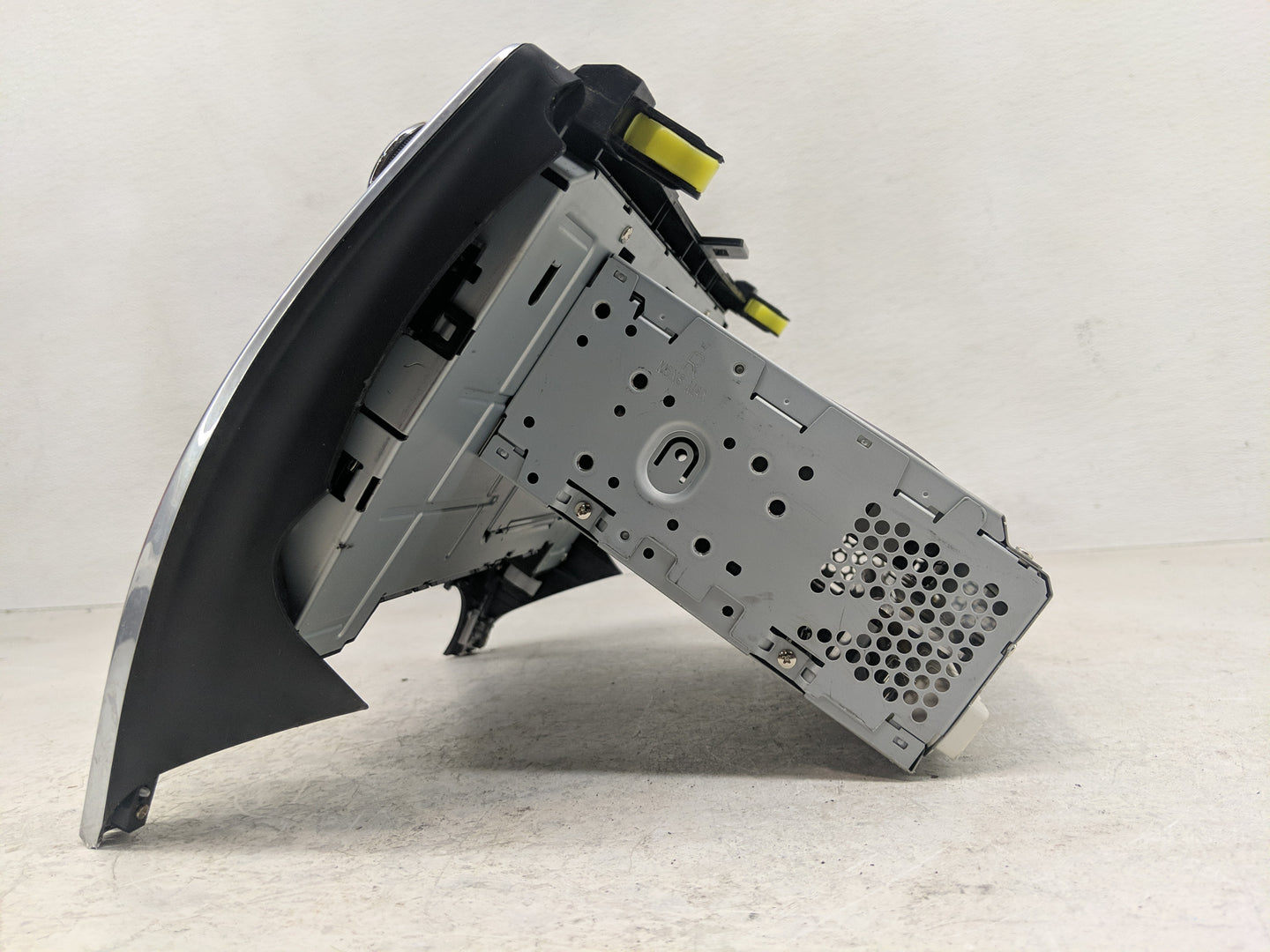 2015 Toyota Camry Radio AM FM Cd Player Receiver Replacement P/N:86140-06070 Fits OEM Used Auto Parts - Oemusedautoparts1.co