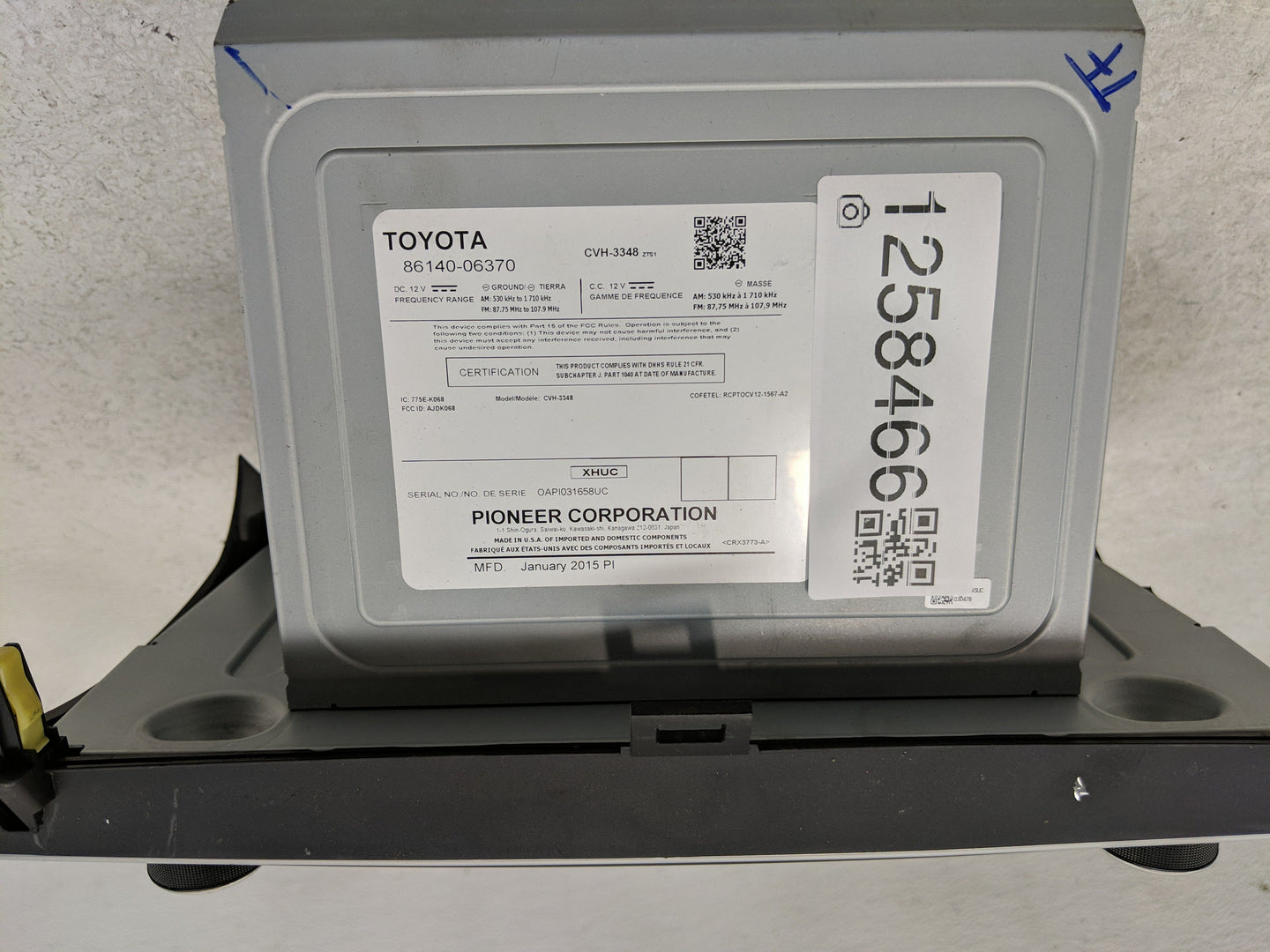 2015 Toyota Camry Radio AM FM Cd Player Receiver Replacement P/N:86140-06370 Fits OEM Used Auto Parts - Oemusedautoparts1.co