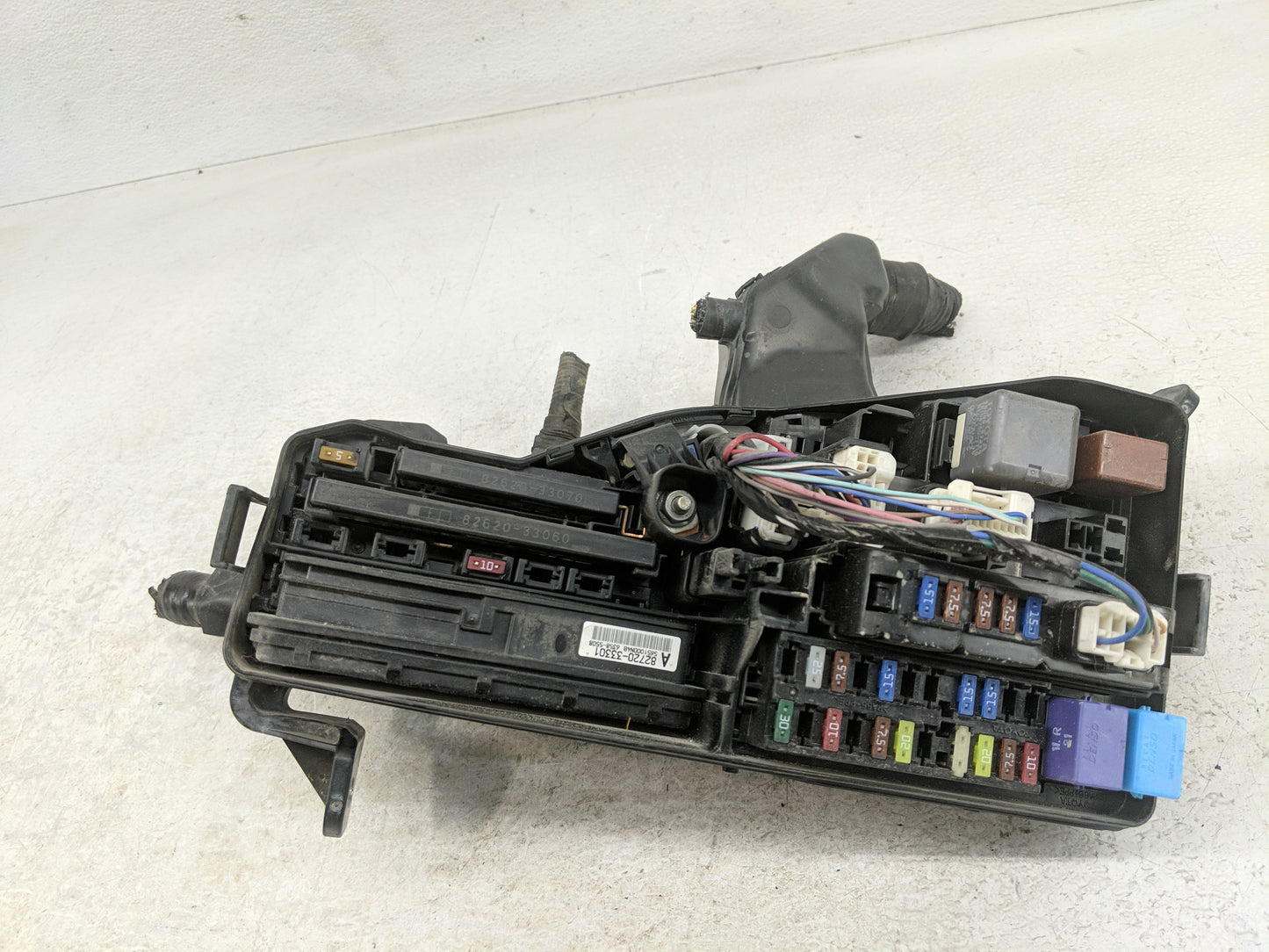 2012-2017 Toyota Camry Fusebox Fuse Box Panel Relay Module P/N:6358-5508 82720-33301 Fits Fits 2012 2013 2014 2015 2016 2017