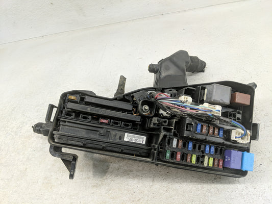 2012-2017 Toyota Camry Fusebox Fuse Box Panel Relay Module P/N:6358-5508 82720-33301 Fits Fits 2012 2013 2014 2015 2016 2017 OEM Used Auto Parts