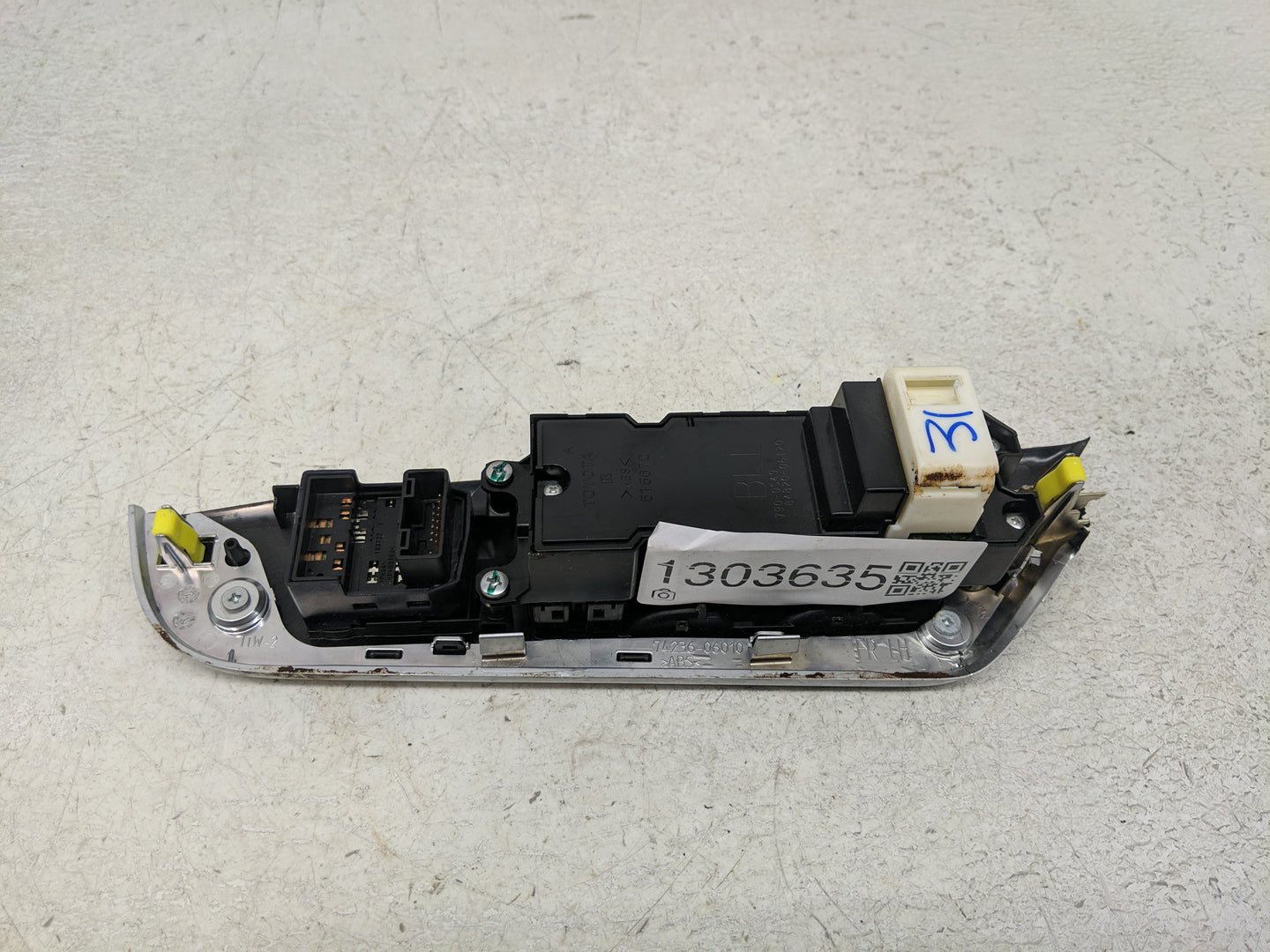 2015-2017 Toyota Camry Master Power Window Switch Replacement Driver Side Left Fits Fits 2015 2016 2017 OEM Used Auto Parts 