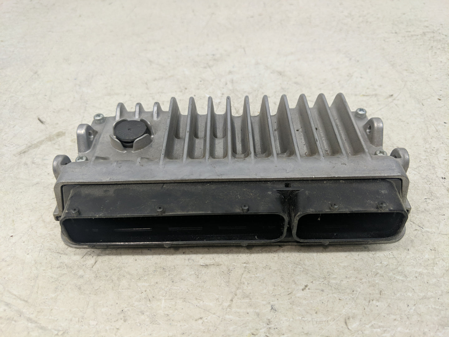 2015 Toyota Camry PCM Engine Control Computer ECU ECM PCU OEM P/N:TN275600-2300 89661-06T90 Fits OEM Used Auto Parts - Oemus
