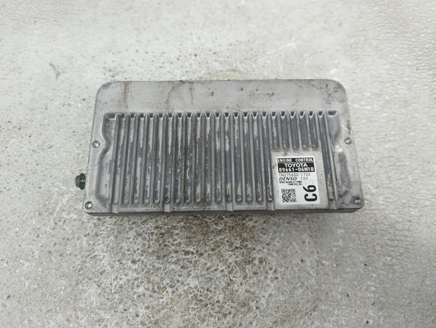 2015 Toyota Camry PCM Engine Control Computer ECU ECM PCU OEM P/N:89661-06N10 Fits OEM Used Auto Parts - Oemusedautoparts1.c