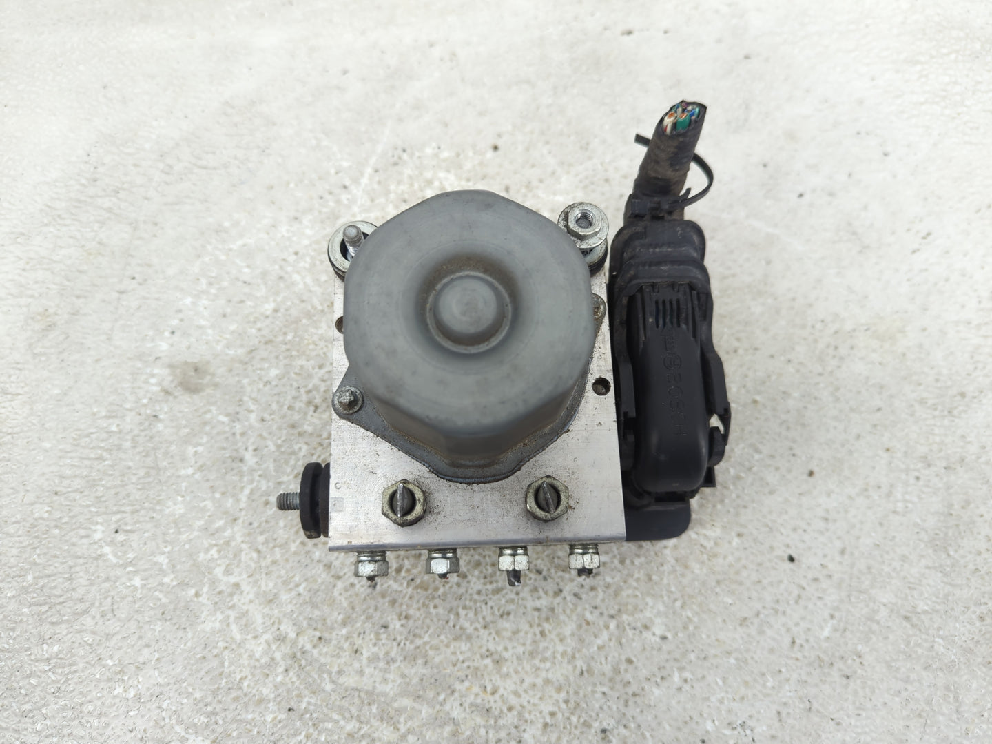 2015-2017 Toyota Camry ABS Pump Control Module Replacement P/N:44540-06180 Fits Fits 2015 2016 2017 OEM Used Auto Parts - Oe