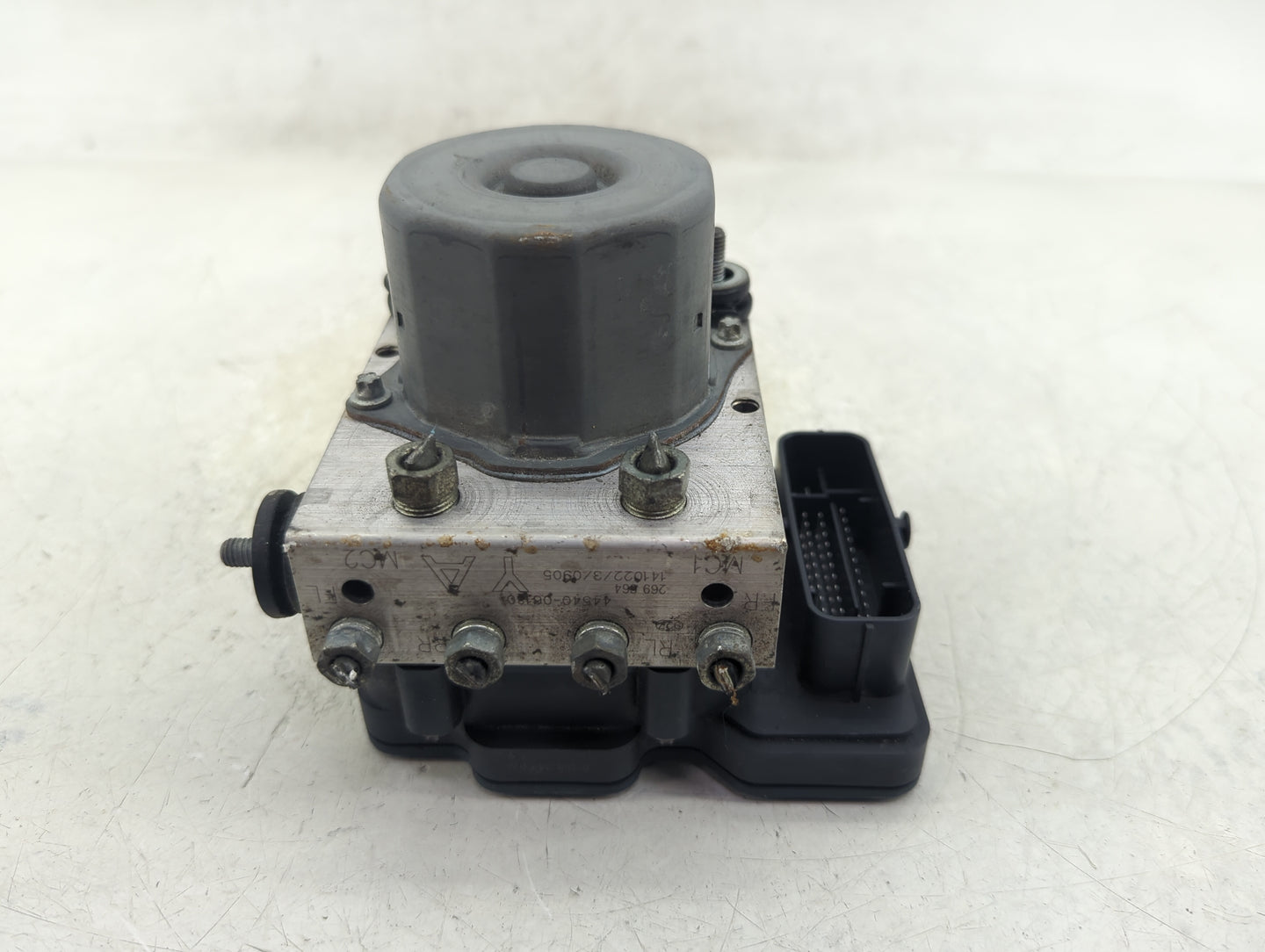 2015-2017 Toyota Camry ABS Pump Control Module Replacement P/N:0265956211 2265106527 Fits Fits 2015 2016 2017 OEM Used Auto 