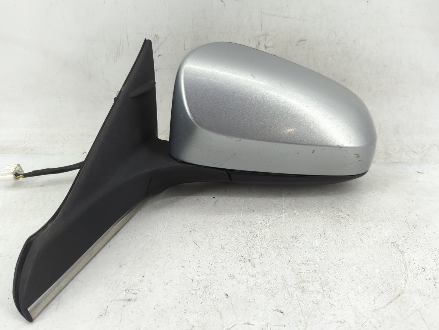2015-2017 Toyota Camry Driver Side View Mirror - Left Door Mirror OEM Used - Oemusedautoparts1.com