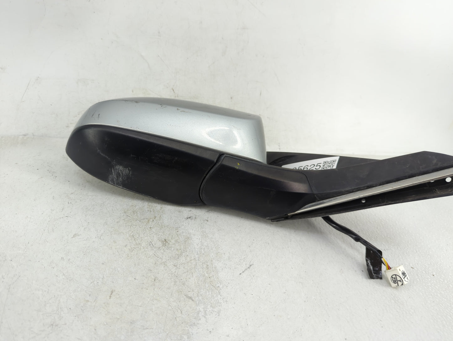 2015-2017 Toyota Camry Passenger Side View Mirror - Right Door Mirror OEM Used - Oemusedautoparts1.com